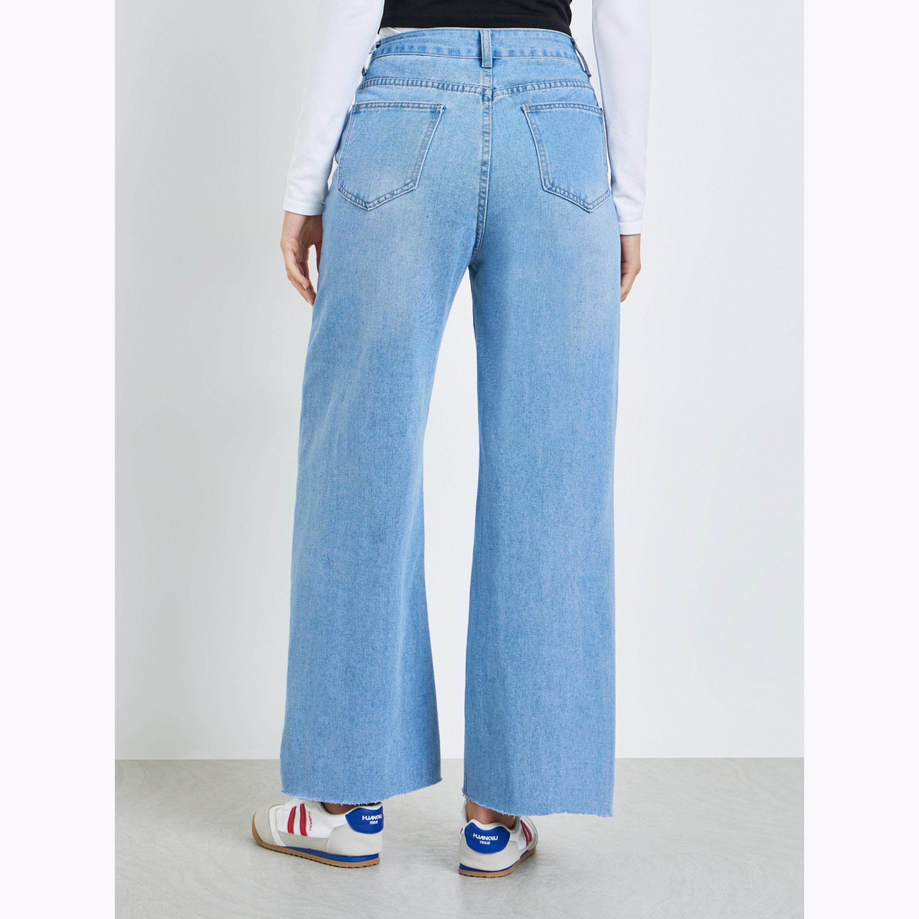 جينز باهت بأرجل واسعة بلون أزرق-women-clothing-bottoms-jeans-image-4