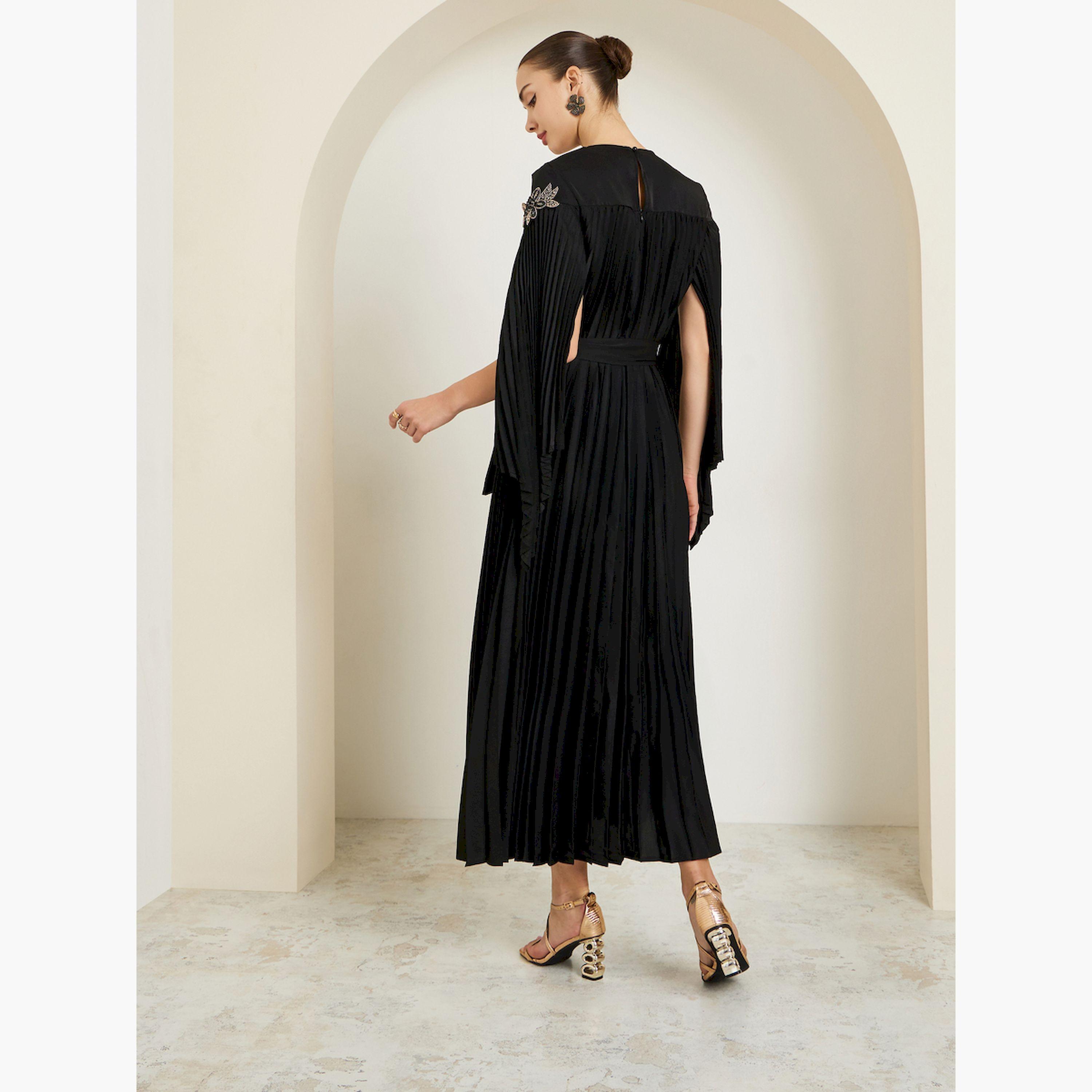 فستان طويل بأكمام كيب بكسرات ومزين-women-clothing-dresses-image-4