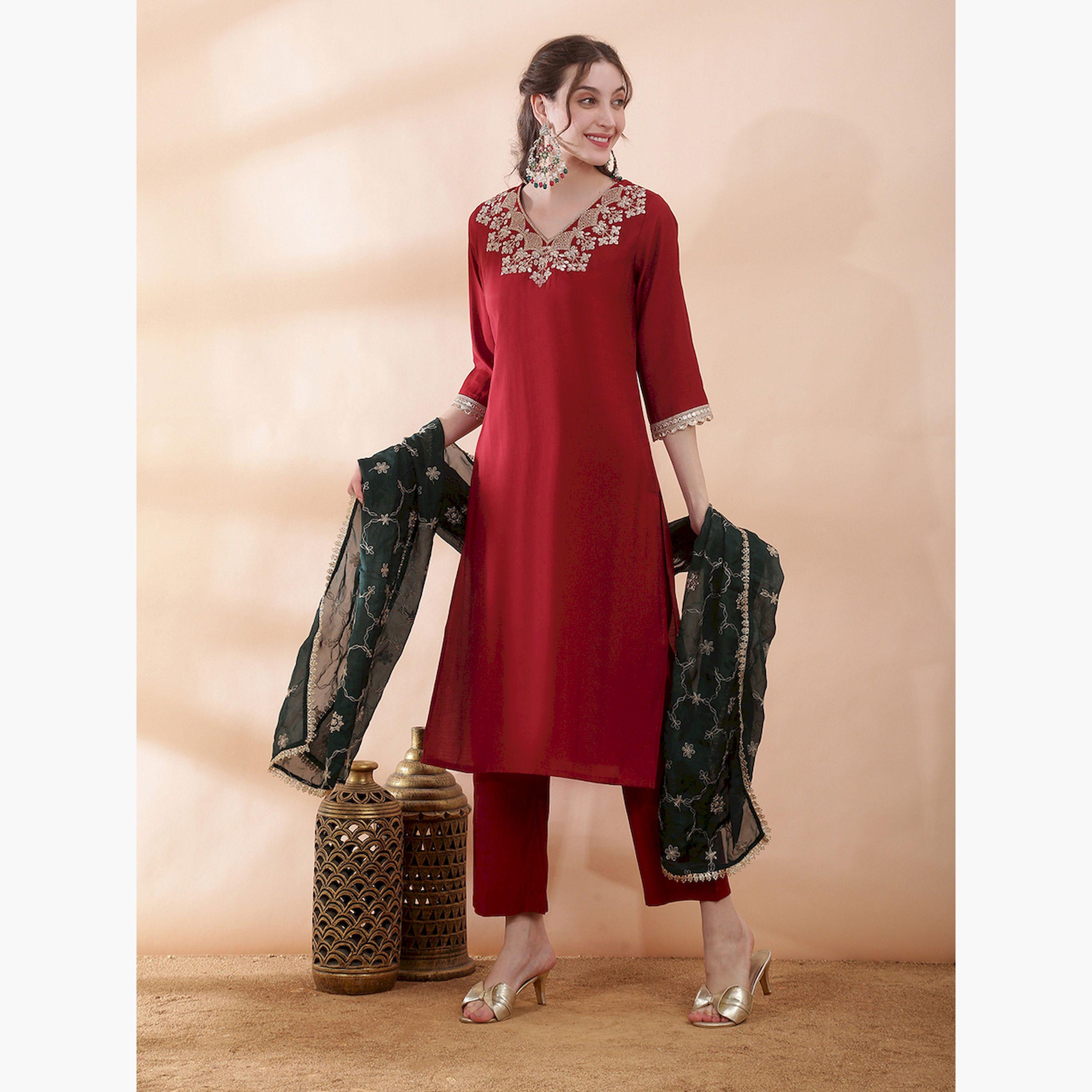 طقم كورتا مستقيمة مطرزة مع بنطال ووشاح-women-clothing-ethnicwear-kurtas-image-1