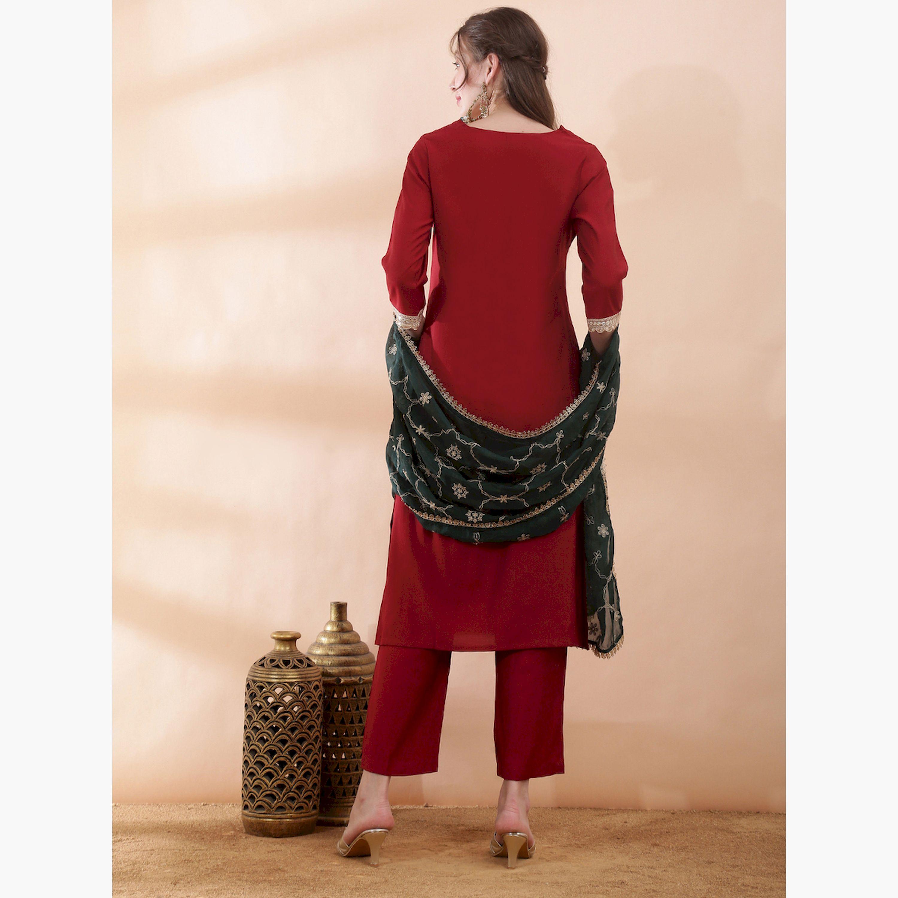 طقم كورتا مستقيمة مطرزة مع بنطال ووشاح-women-clothing-ethnicwear-kurtas-image-3