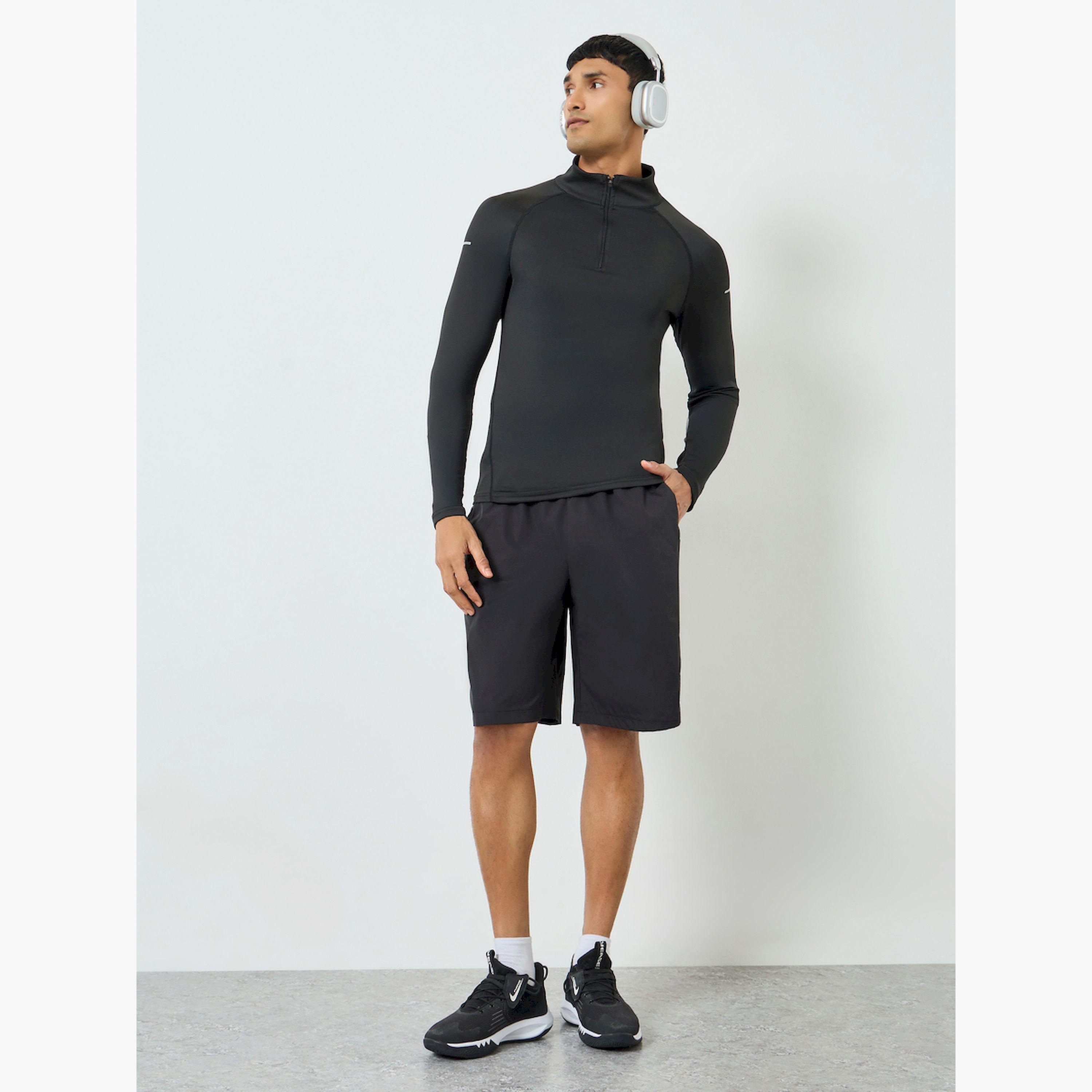 شورت أسود بشريط جانبي متباين للرجال-men-clothing-bottoms-shorts-image-2