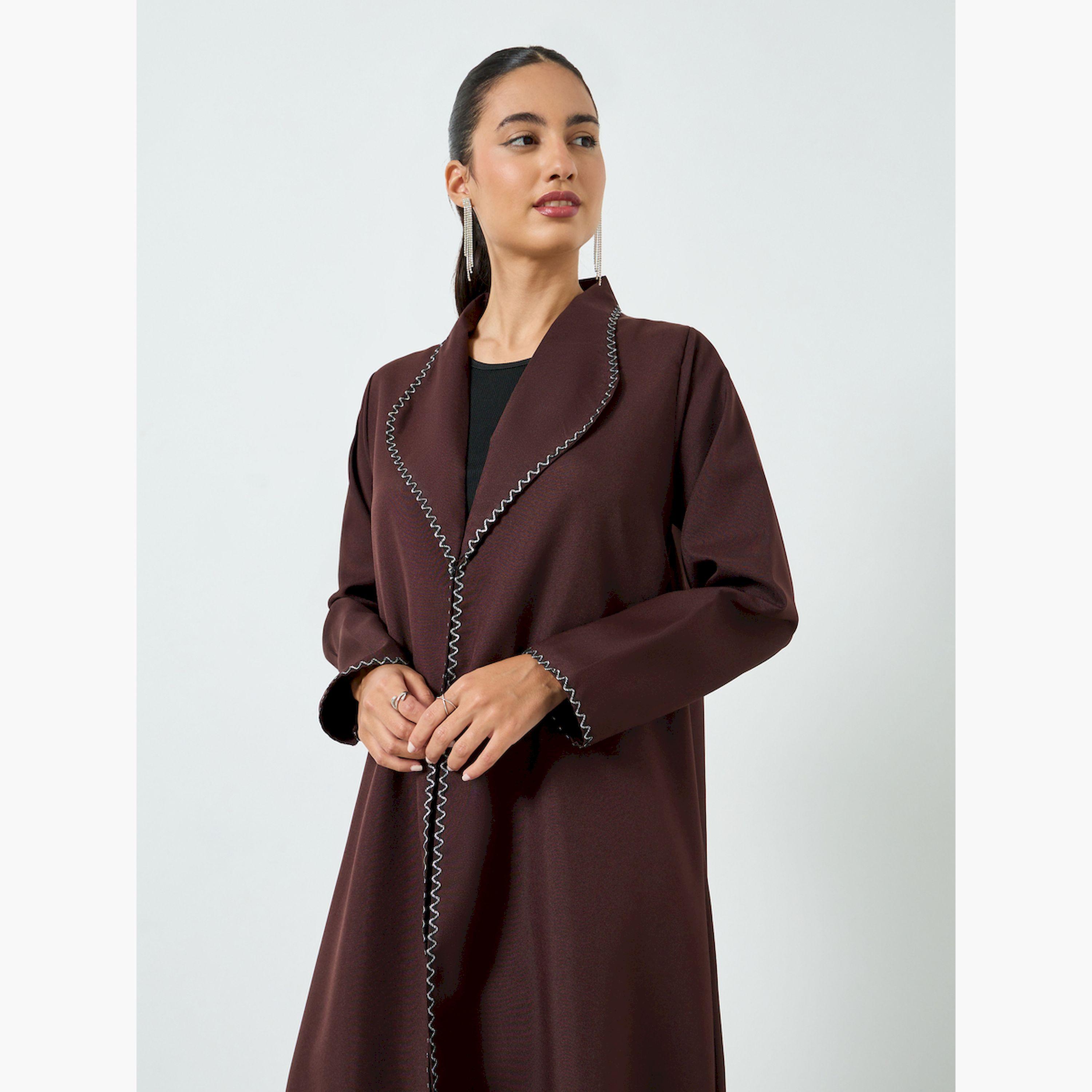 عباية بحافة واسعة وتفاصيل مُطرّزة-women-arabicclothing-abayas-image-2