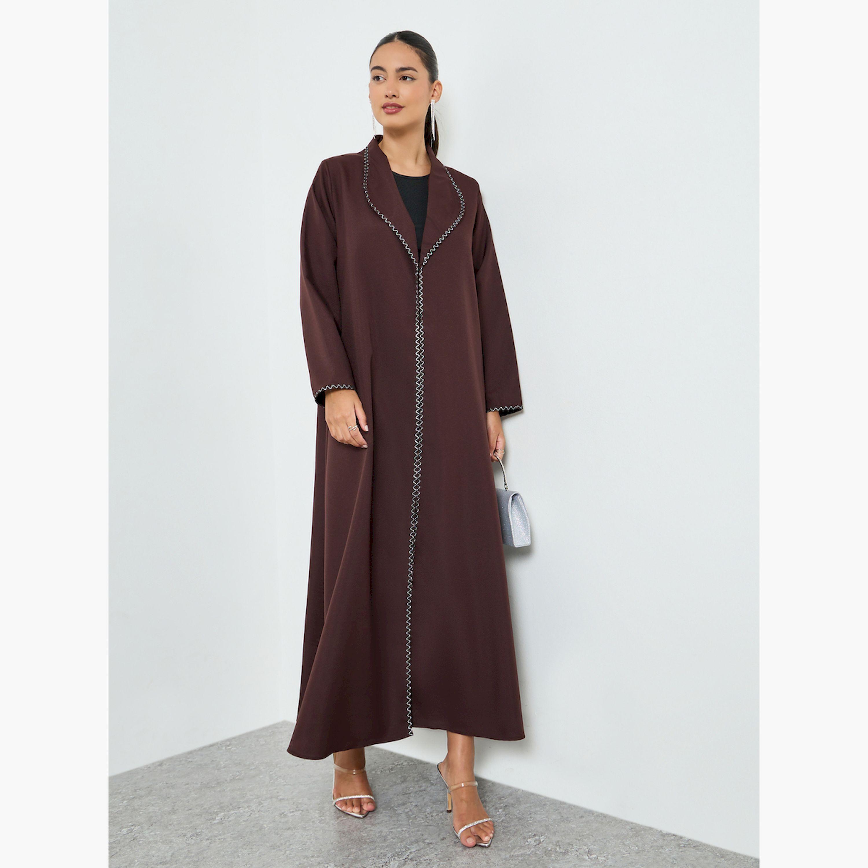 عباية بحافة واسعة وتفاصيل مُطرّزة-women-arabicclothing-abayas-image-3