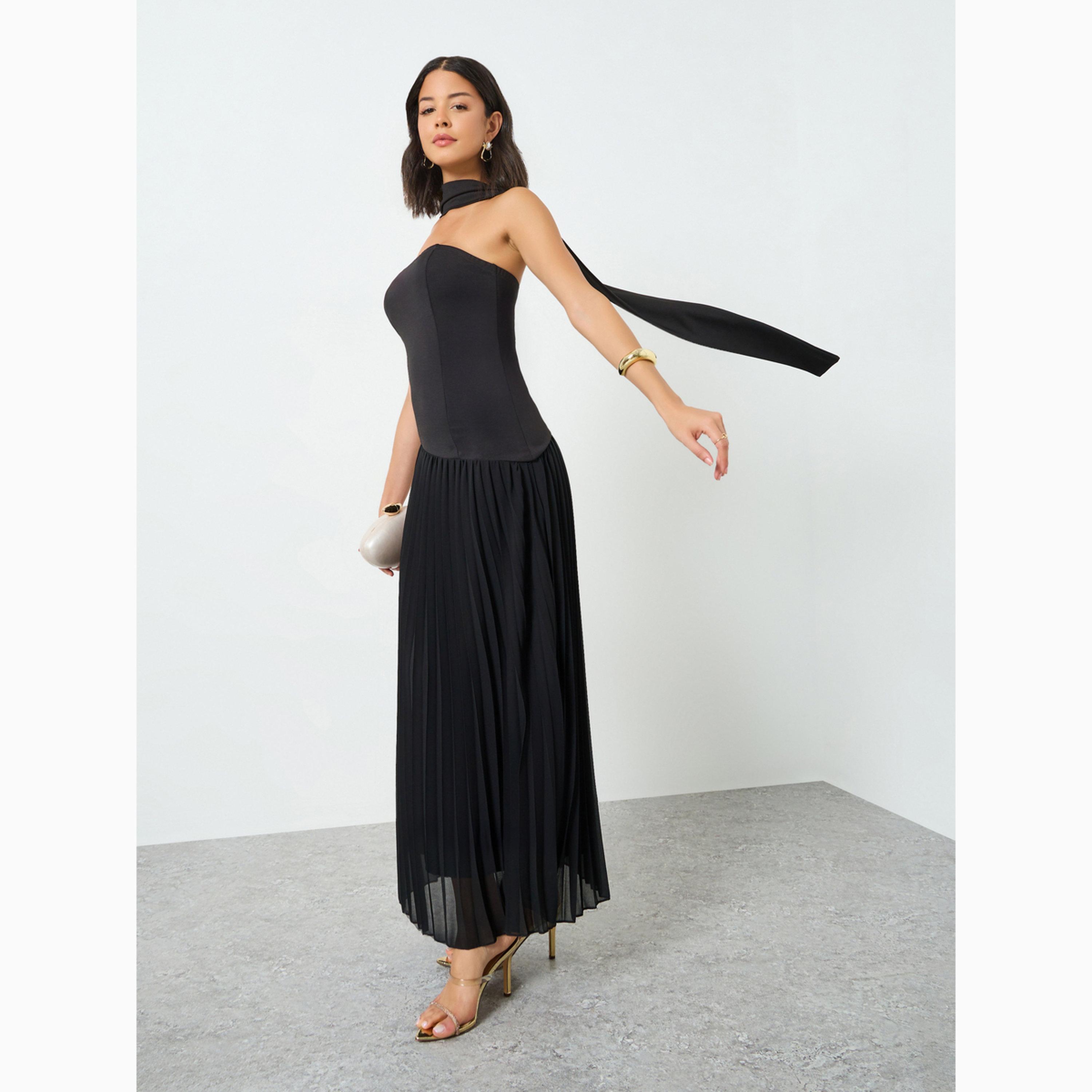 Styli Black Pleated Bandeau Maxi Evening Dress-women-clothing-dresses-image-3