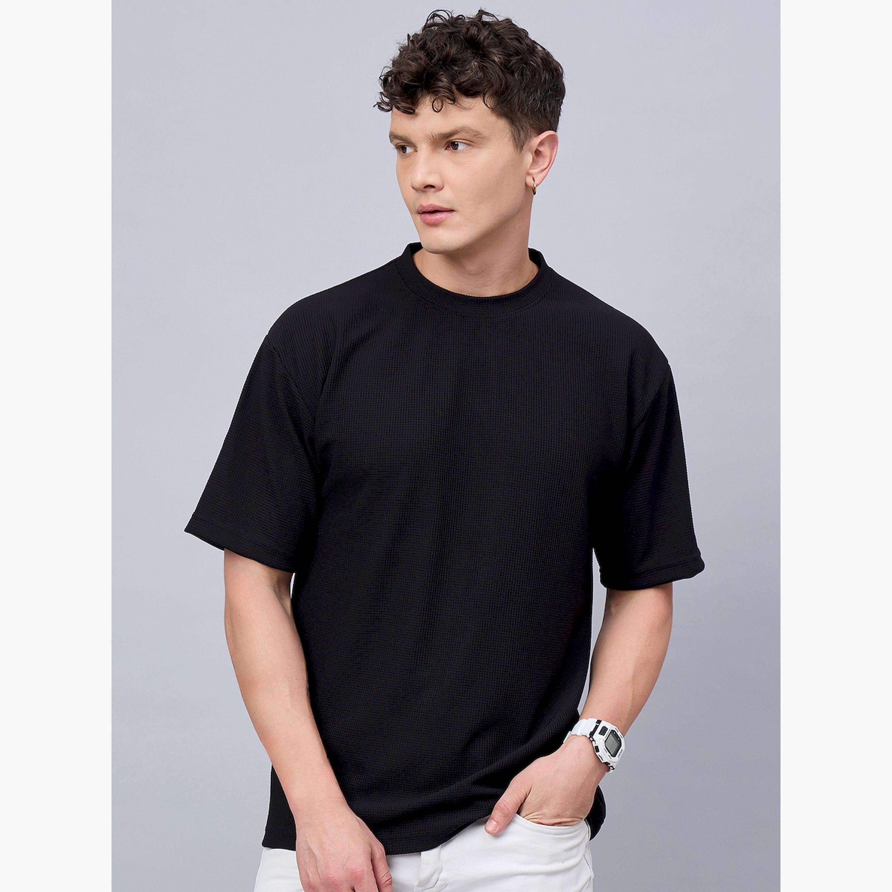 تيشيرت أسود واسع بملمس بارز-men-clothing-tshirtsandpolos-tshirts-image-1