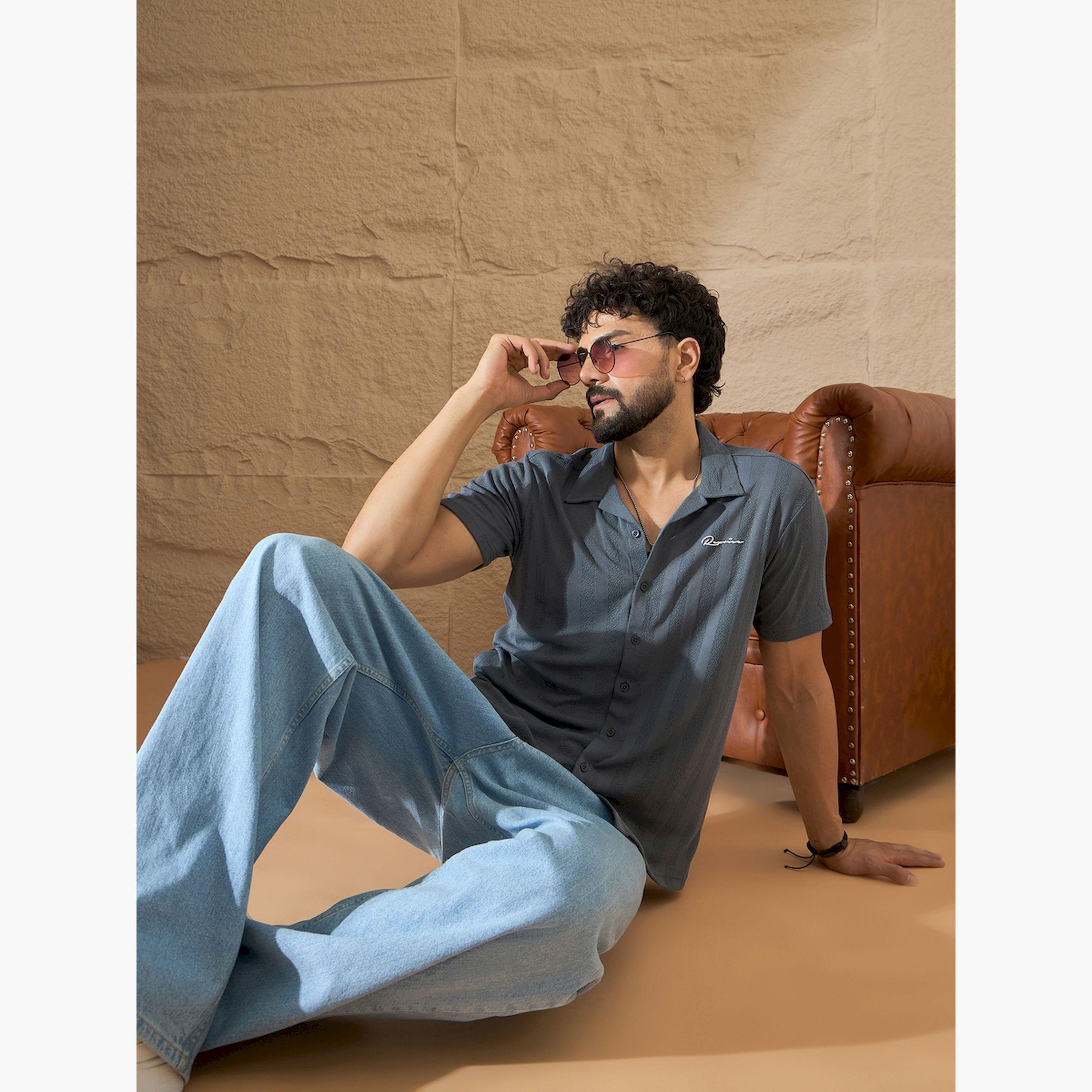 قميص رمادي بارز الملمس بأزرار-men-clothing-shirts-image-6