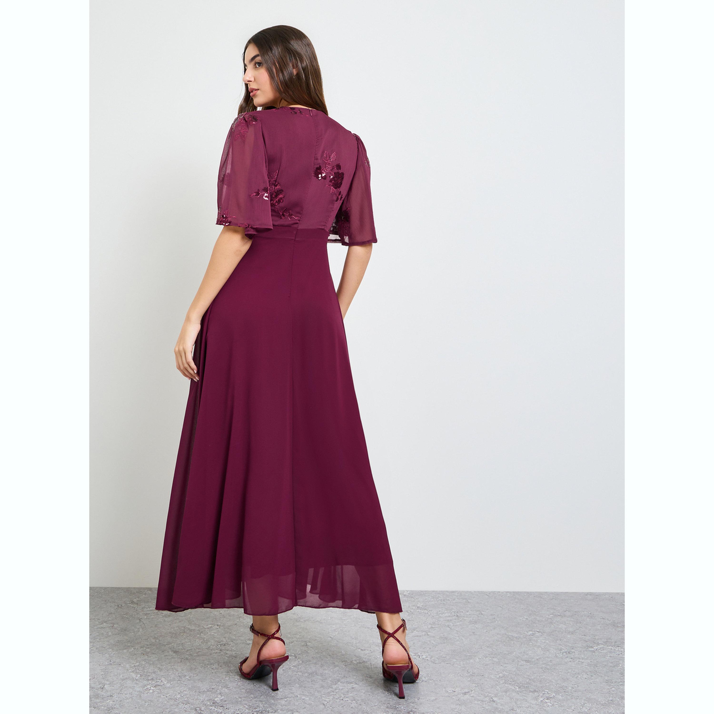 فستان طويل بحافة واسعة وأكمام قصيرة-women-clothing-dresses-image-4