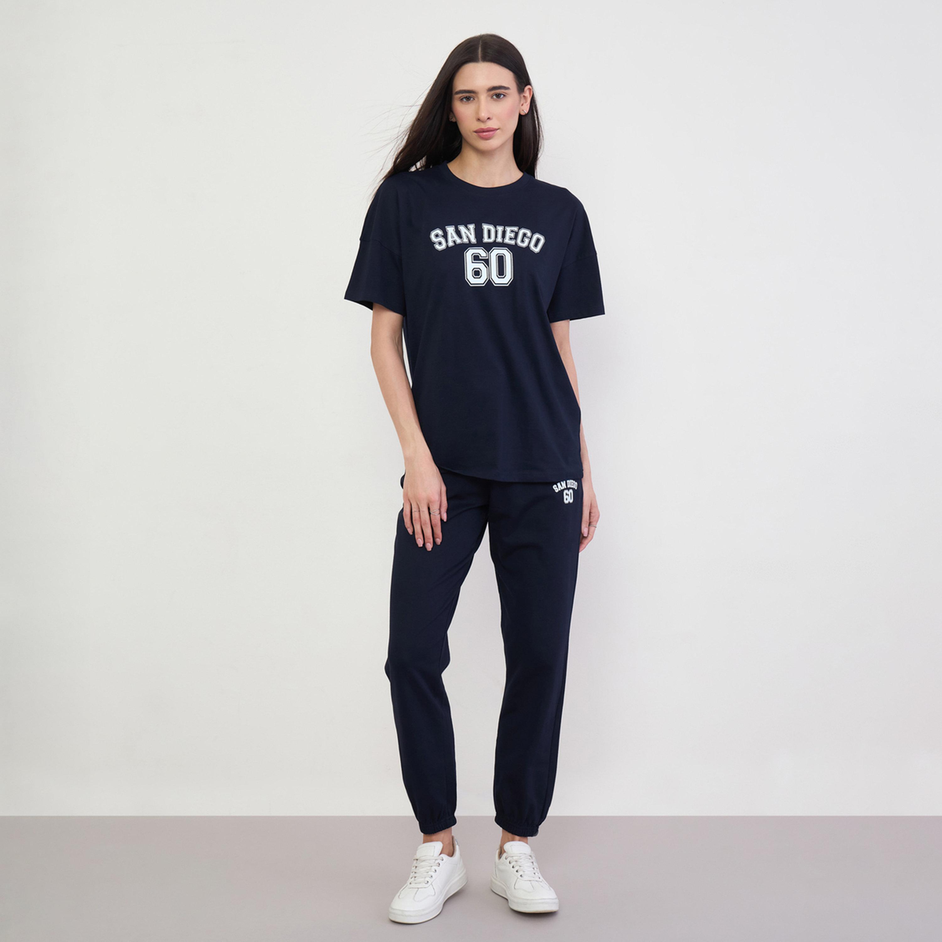 طقم منسق من جوغر بحواف مطاطية وتيشيرت مطبوع فضفاض-women-clothing-coordsets-image-1