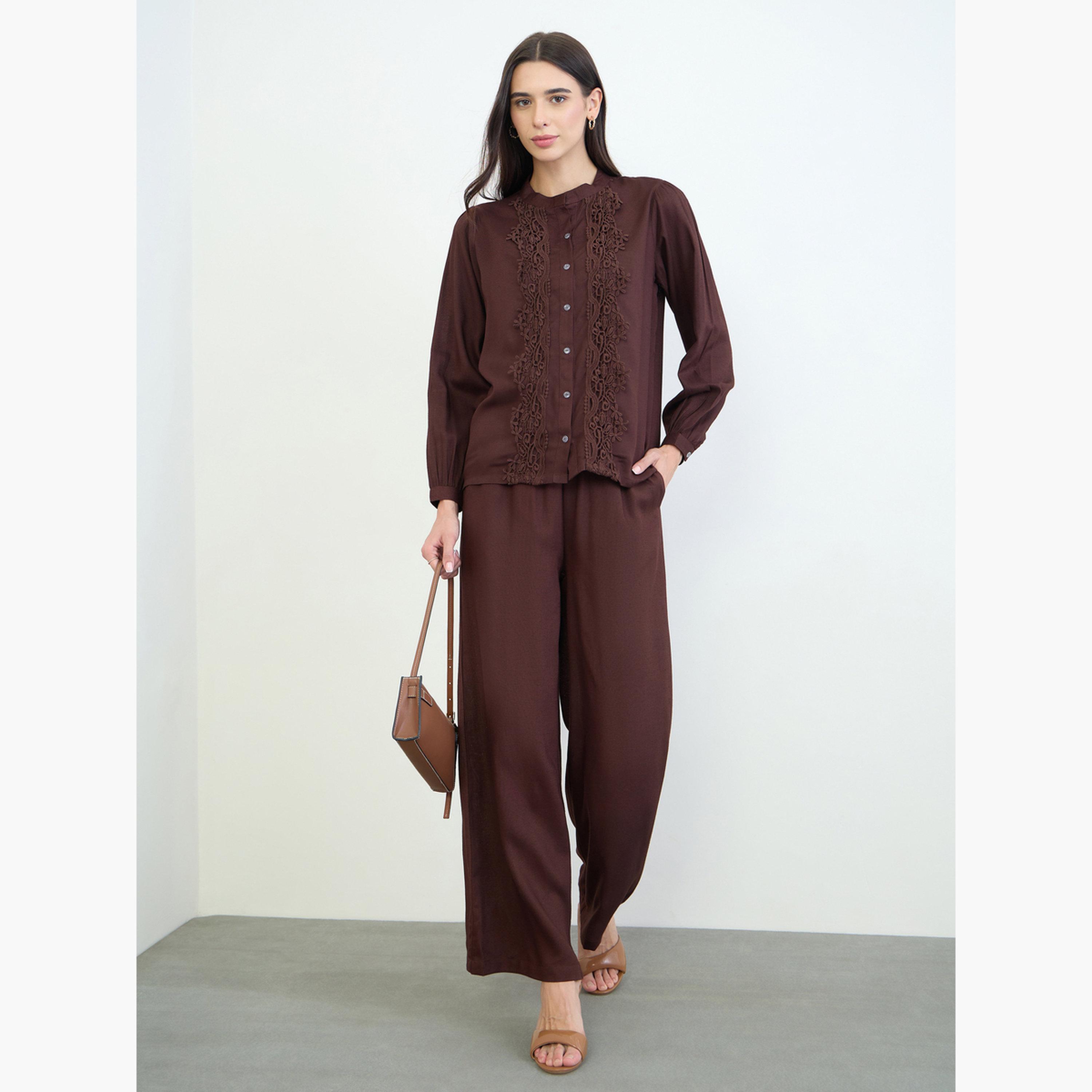 طقم منسق من بنطال وبلوزة قطن مع تفاصيل دانتيل إدخال-women-clothing-coordsets-image-2