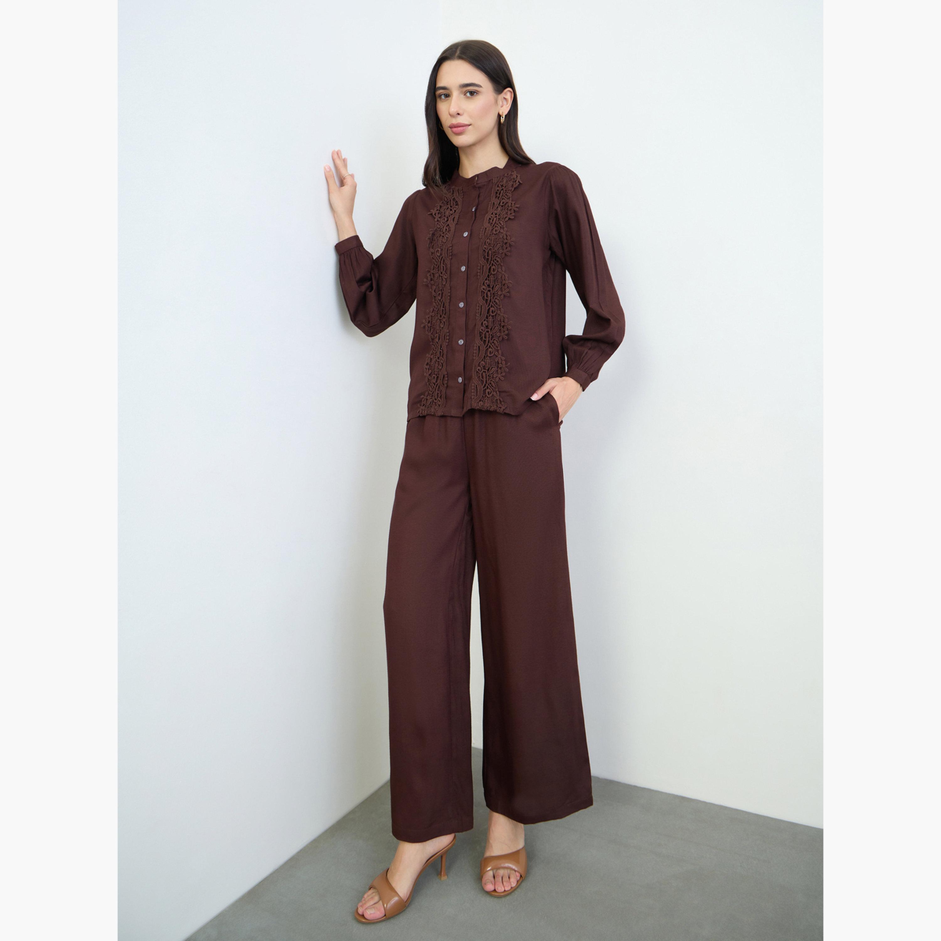 طقم منسق من بنطال وبلوزة قطن مع تفاصيل دانتيل إدخال-women-clothing-coordsets-image-3