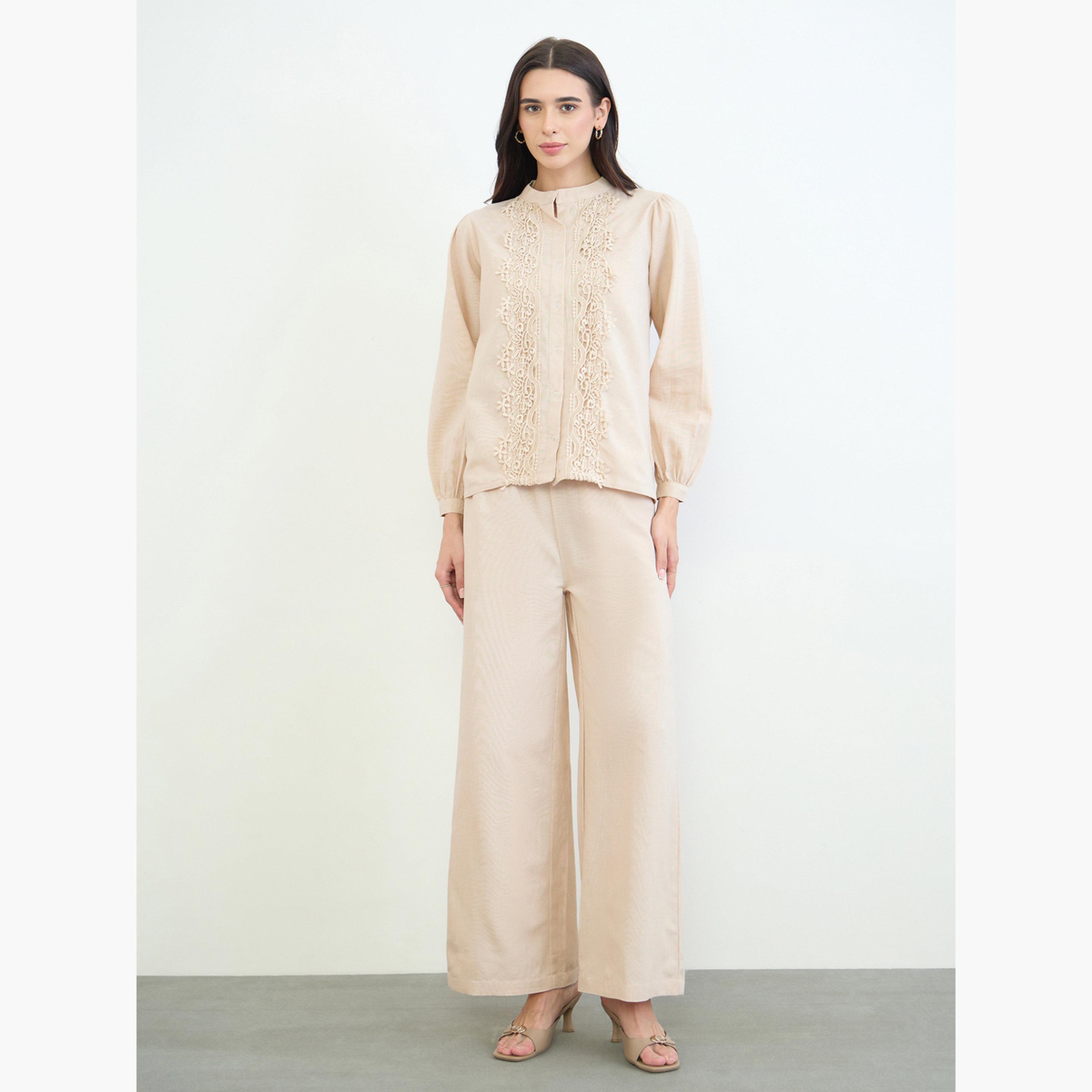 طقم منسق من بنطال وبلوزة قطن مع تفاصيل دانتيل إدخال-women-clothing-coordsets-image-1