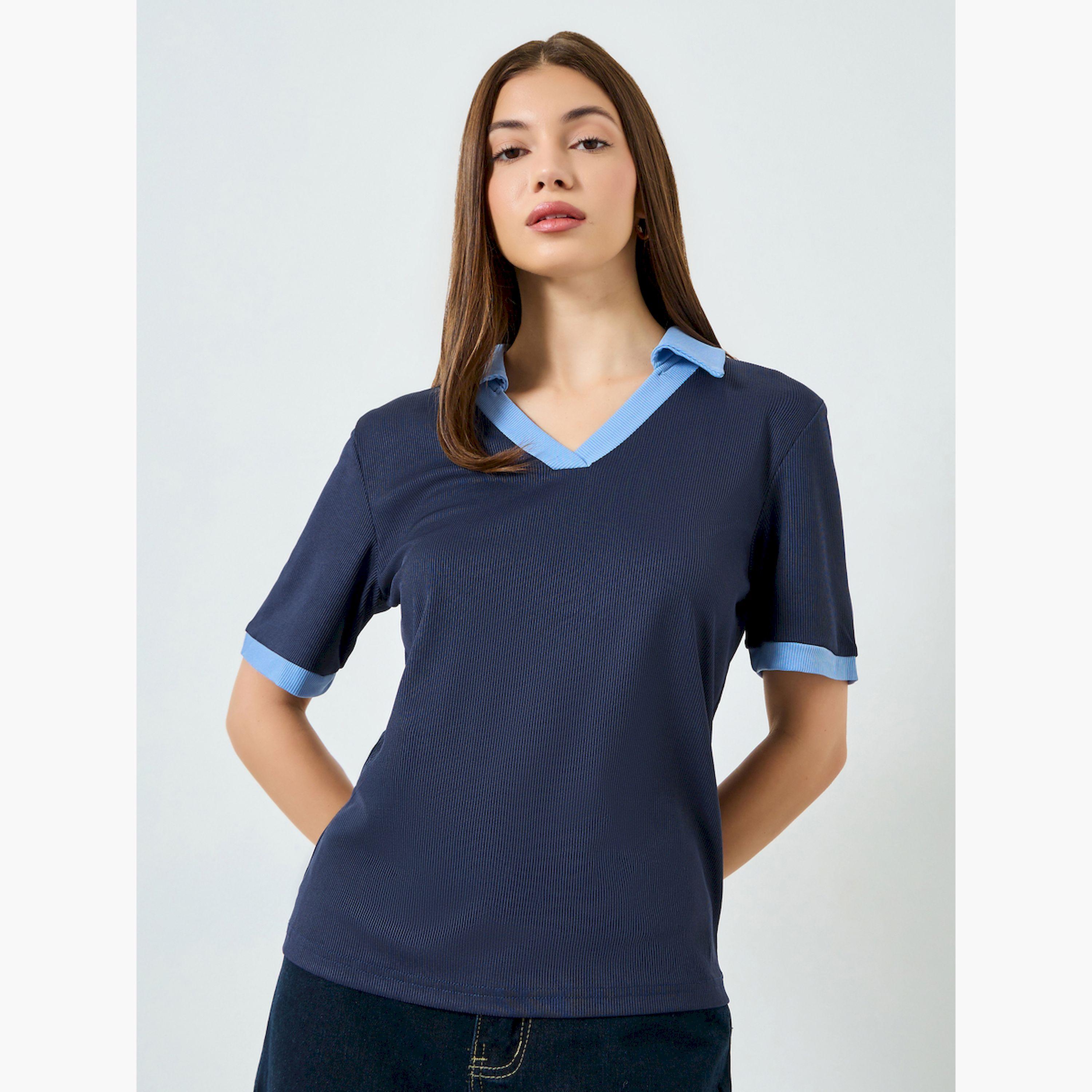 تيشيرت محبوك بتفاصيل مُتباينة-women-clothing-tshirts-image-1