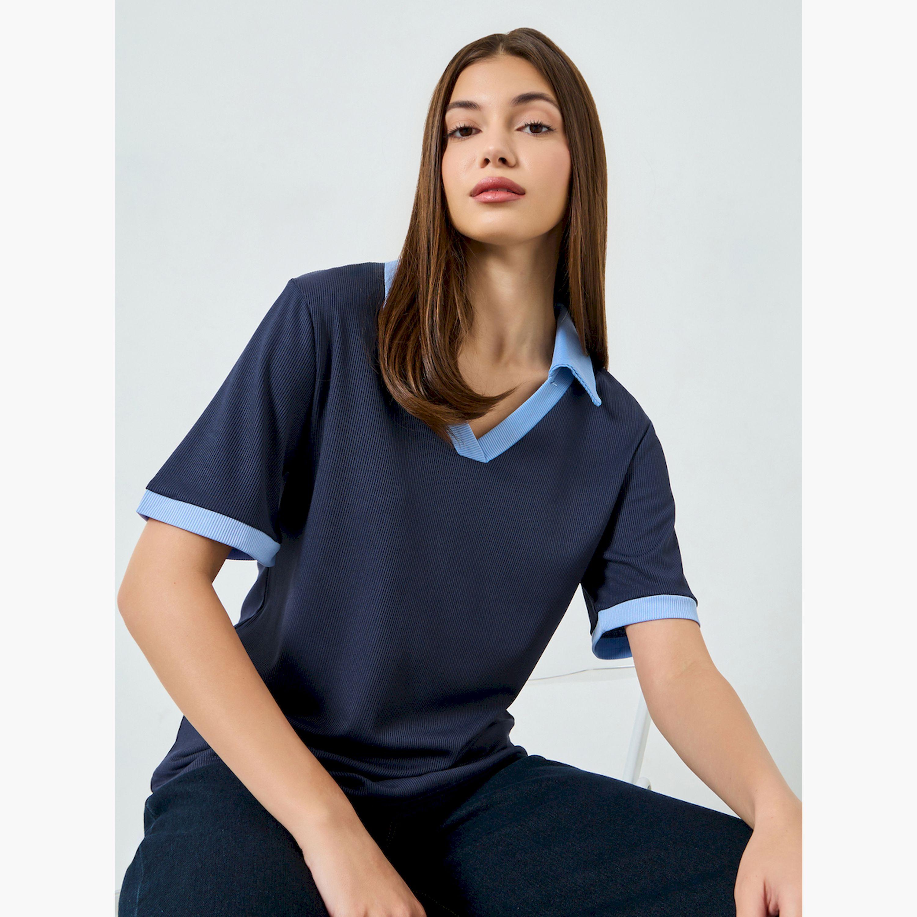 تيشيرت محبوك بتفاصيل مُتباينة-women-clothing-tshirts-image-3