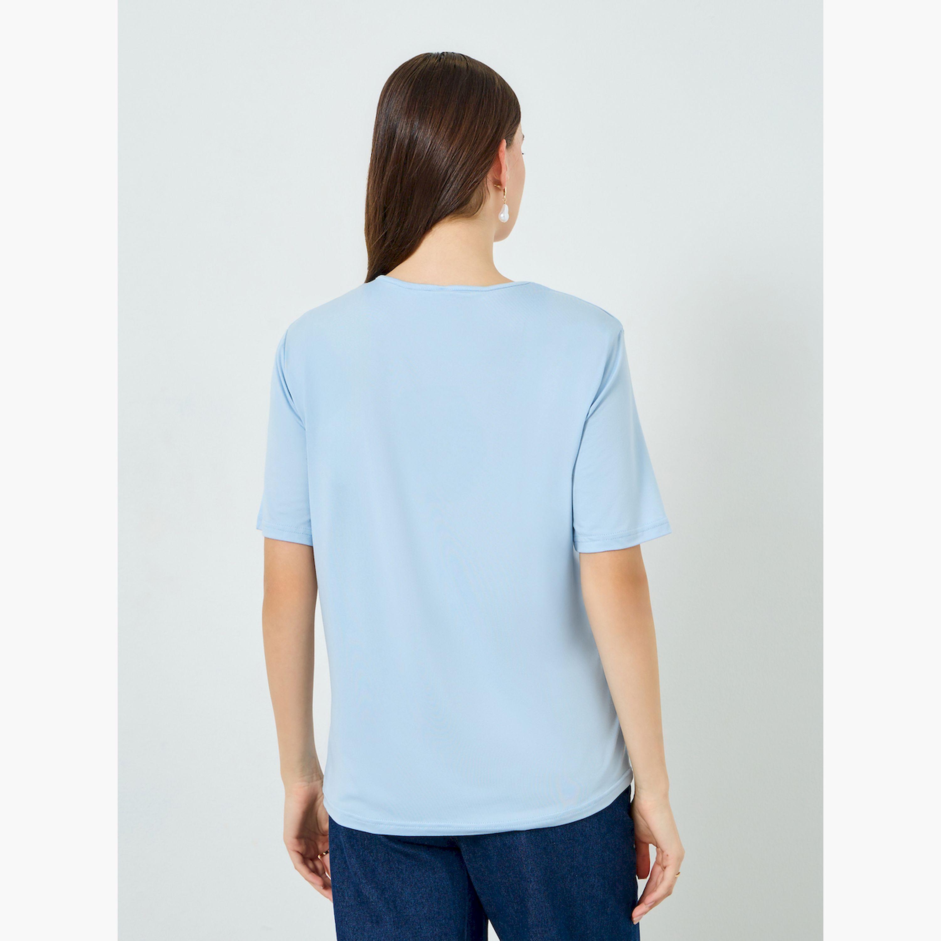 تيشيرت بياقة دائرية وتفاصيل مفرغة-women-clothing-tshirts-image-4