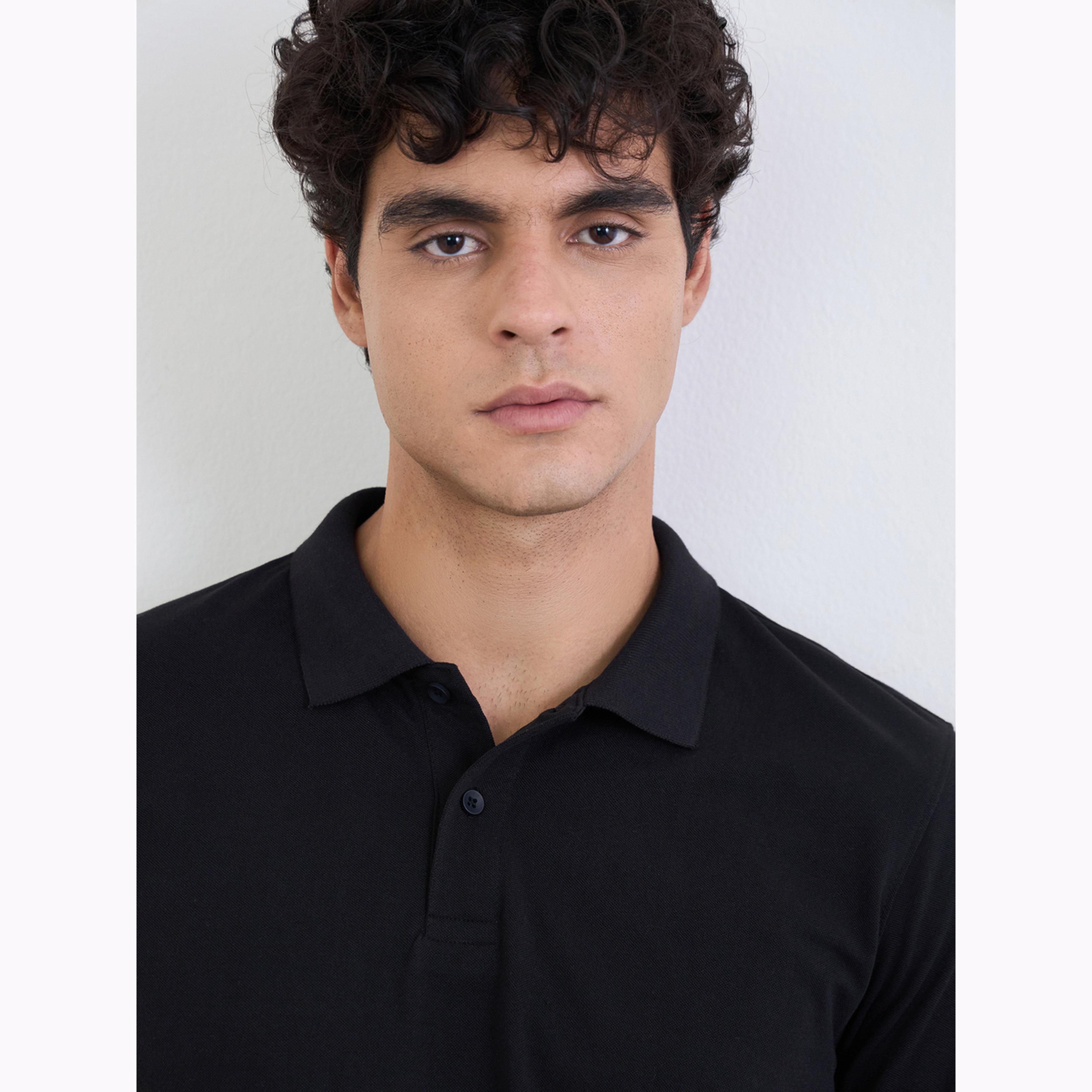 قميص بولو بيكيه سادة وبقصة عادية مع ياقة مضلعة للرجال-men-clothing-tshirtsandpolos-polos-image-5