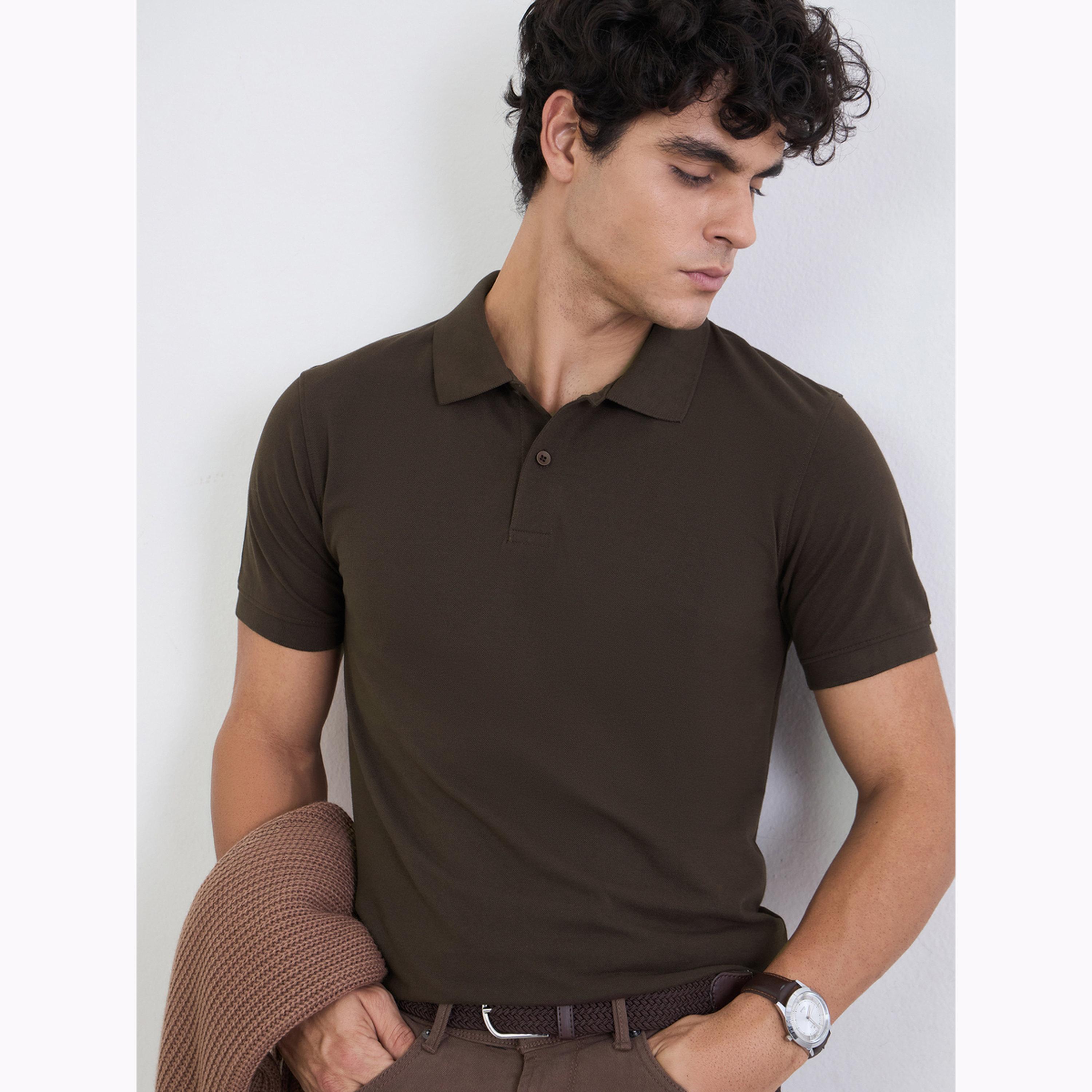 قميص بولو بيكيه سادة وبقصة عادية مع ياقة مضلعة للرجال-men-clothing-tshirtsandpolos-polos-image-5