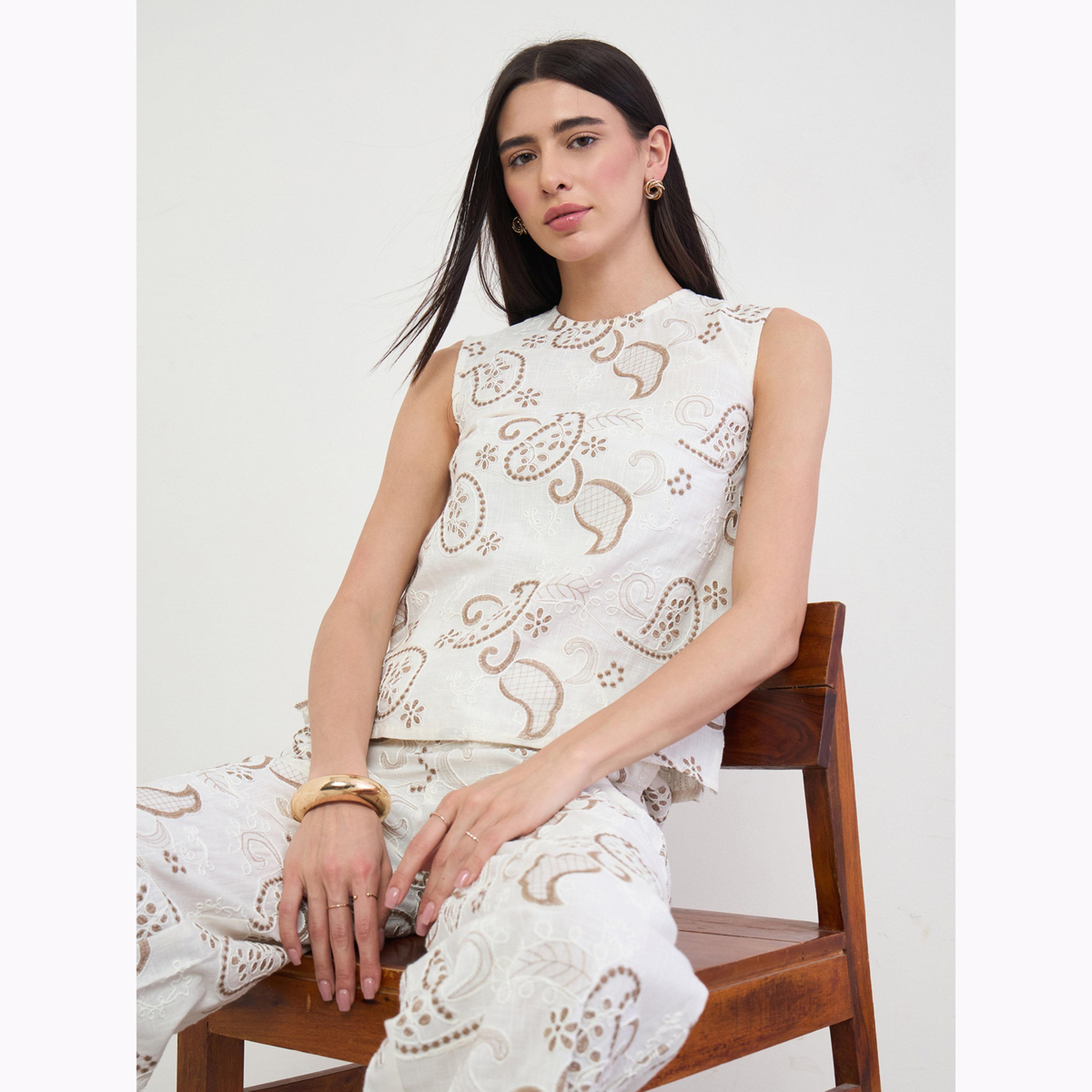 طقم منسق من بنطال وبلوزة بتطريز بيزلي-women-clothing-coordsets-image-2