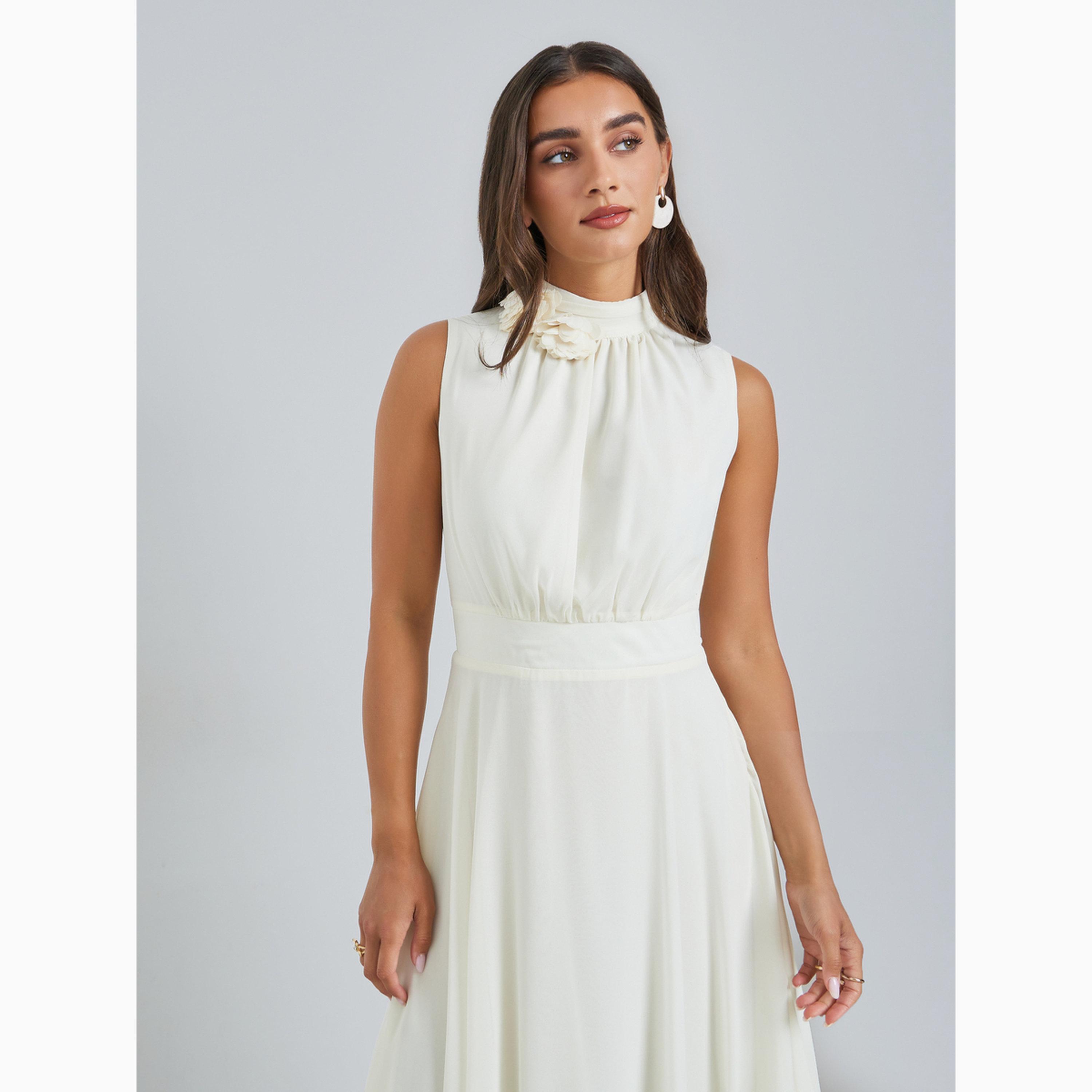Styli Off-White Corsage Detail Maxi Evening Dress-women-clothing-dresses-image-2