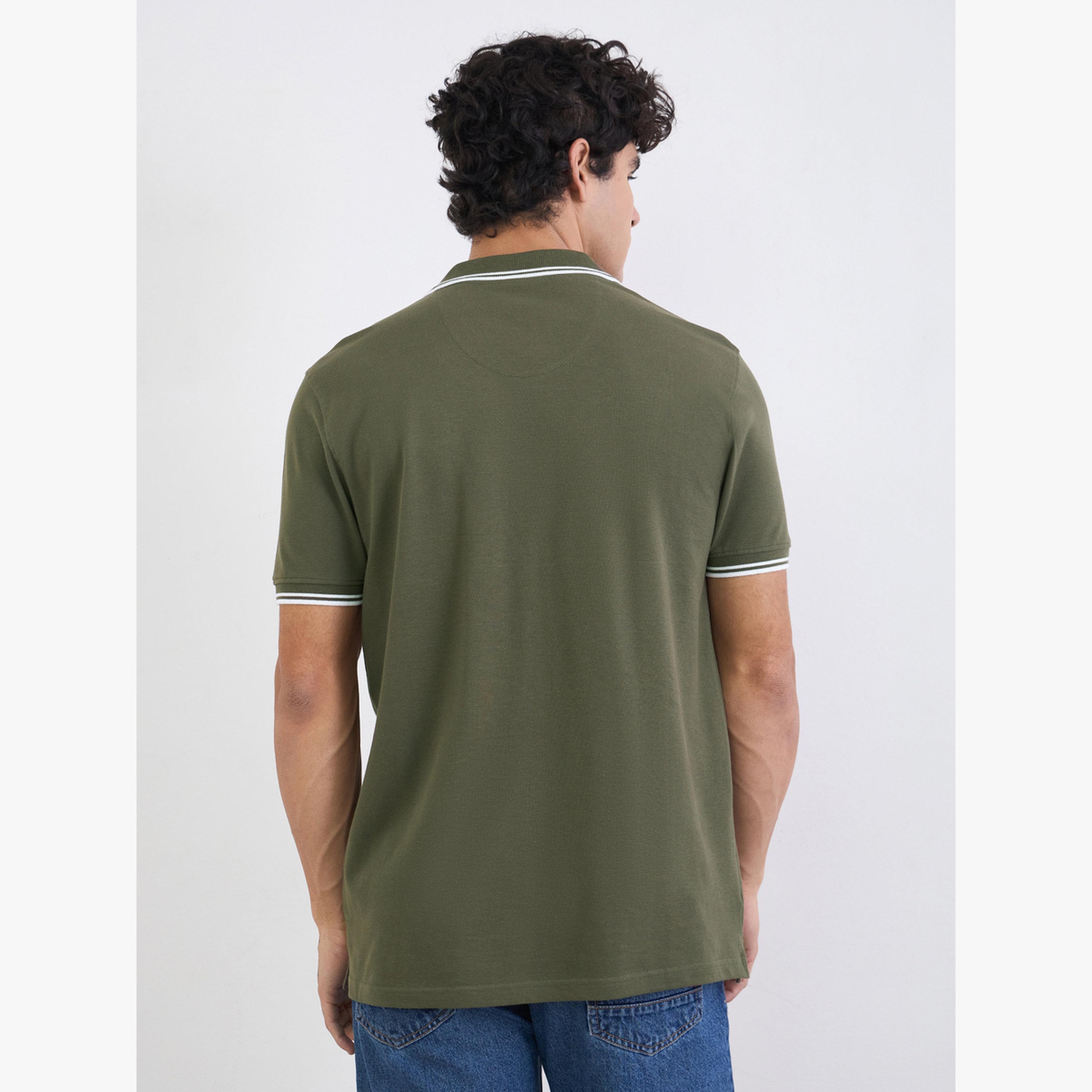 تيشيرت بولو قطن بيكيه قصة عادية سادة مع حواف مباينة للرجال-men-clothing-tshirtsandpolos-tshirts-image-3