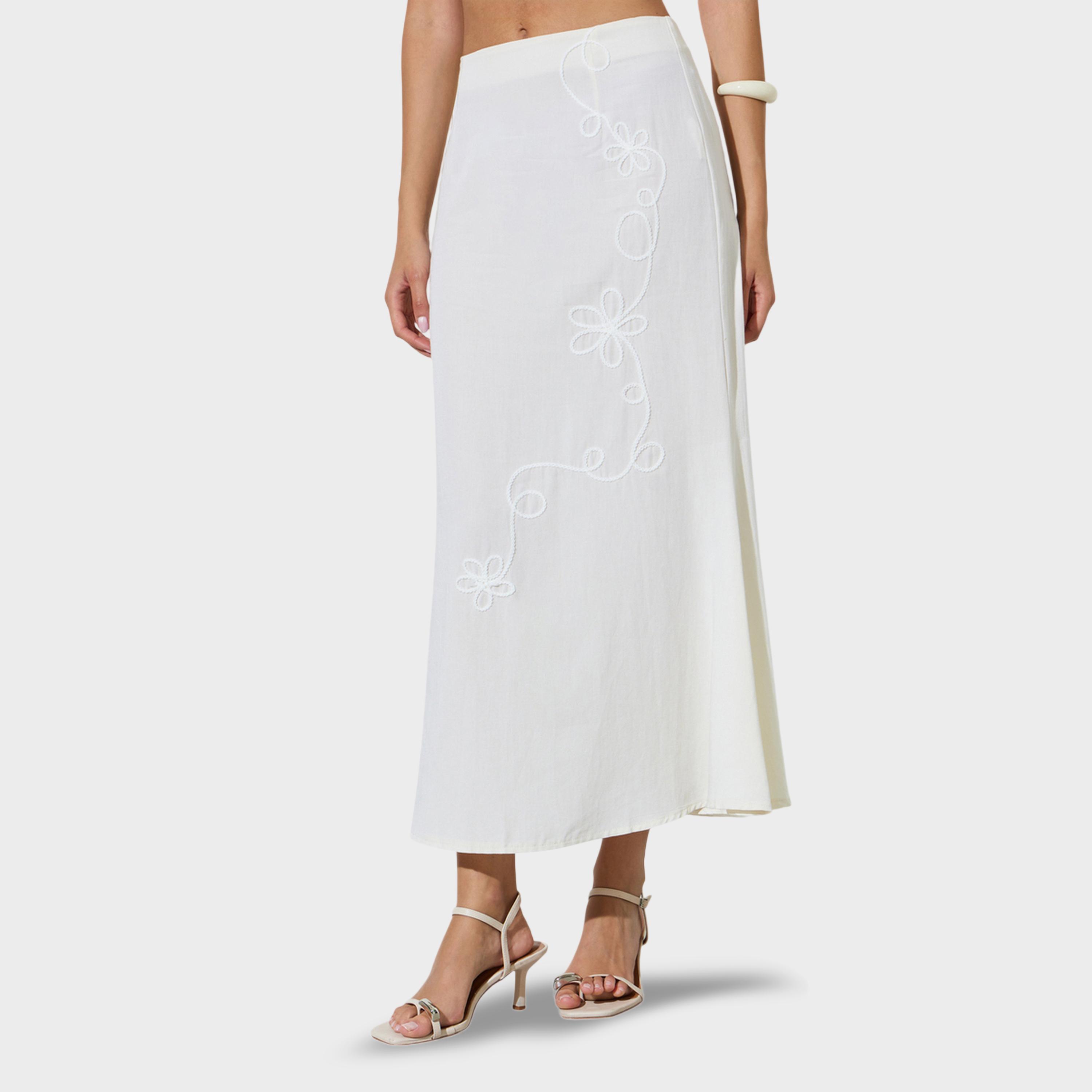 تنورة طويلة بحافة واسعة ومطرزة-women-clothing-bottoms-skirts-image-1