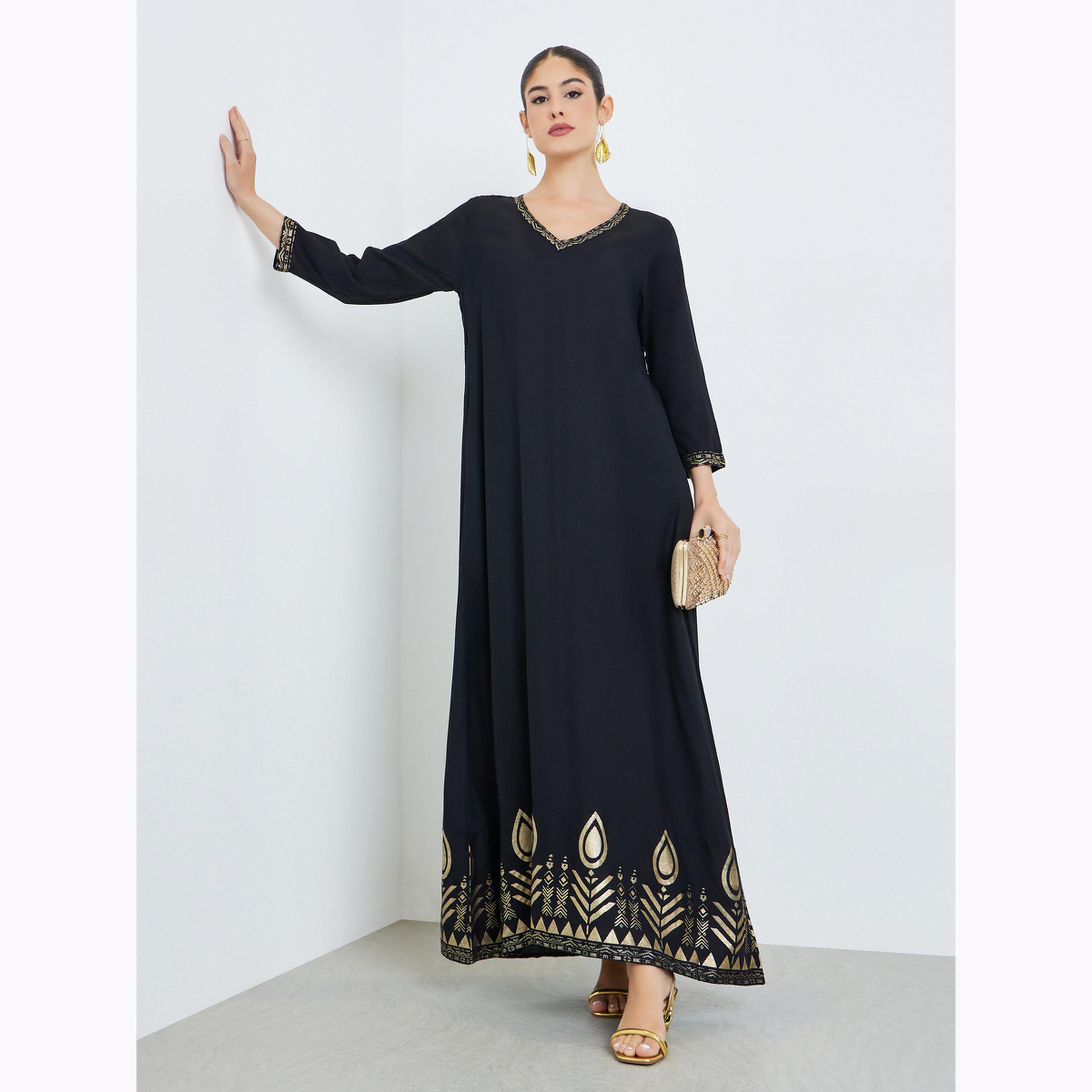 Amirah X Styli Black Foil Print V Neck Jalabiya-women-arabicclothing-jalabiyas-image-1