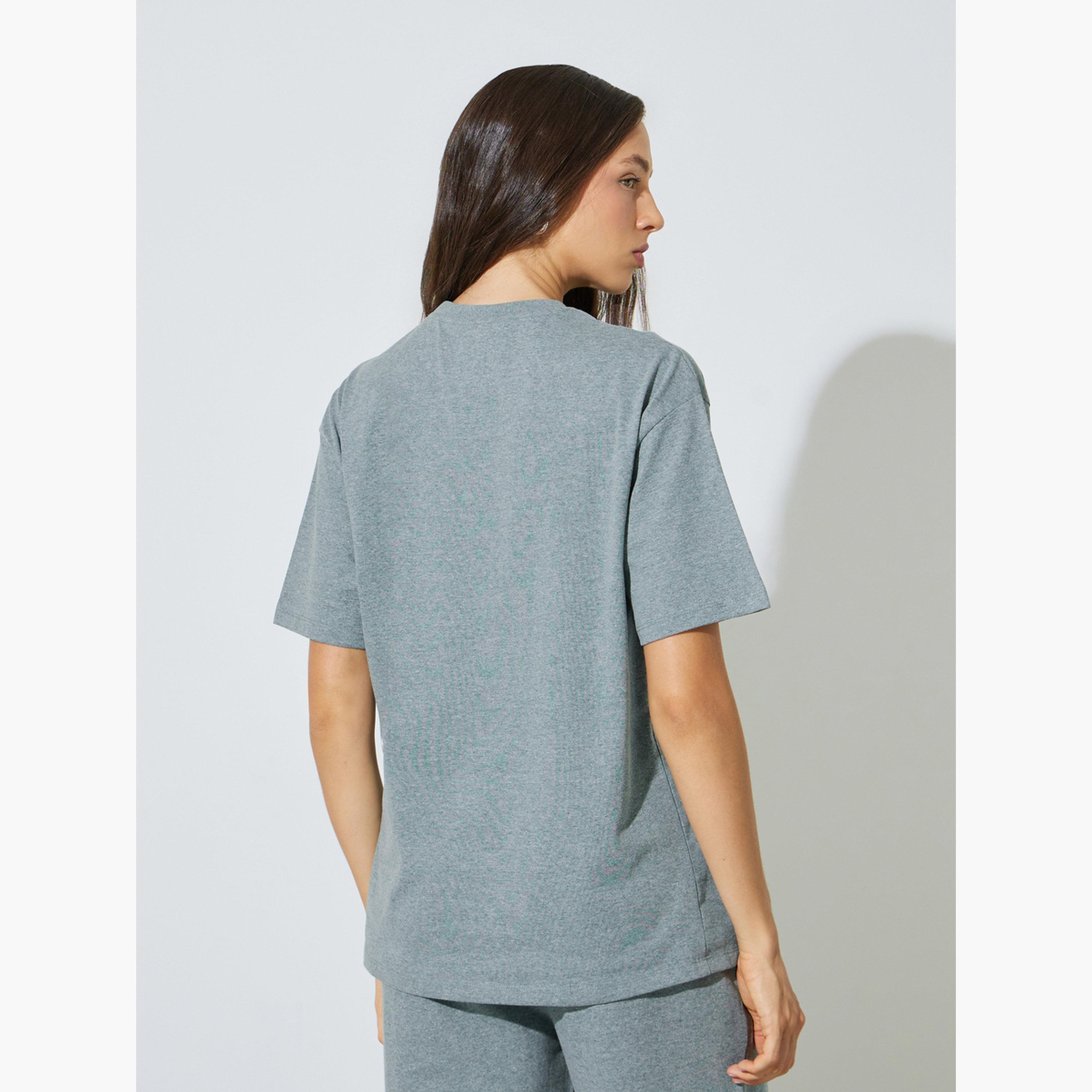 تيشيرت طويل بطبعة بارزة-women-clothing-tshirts-image-5