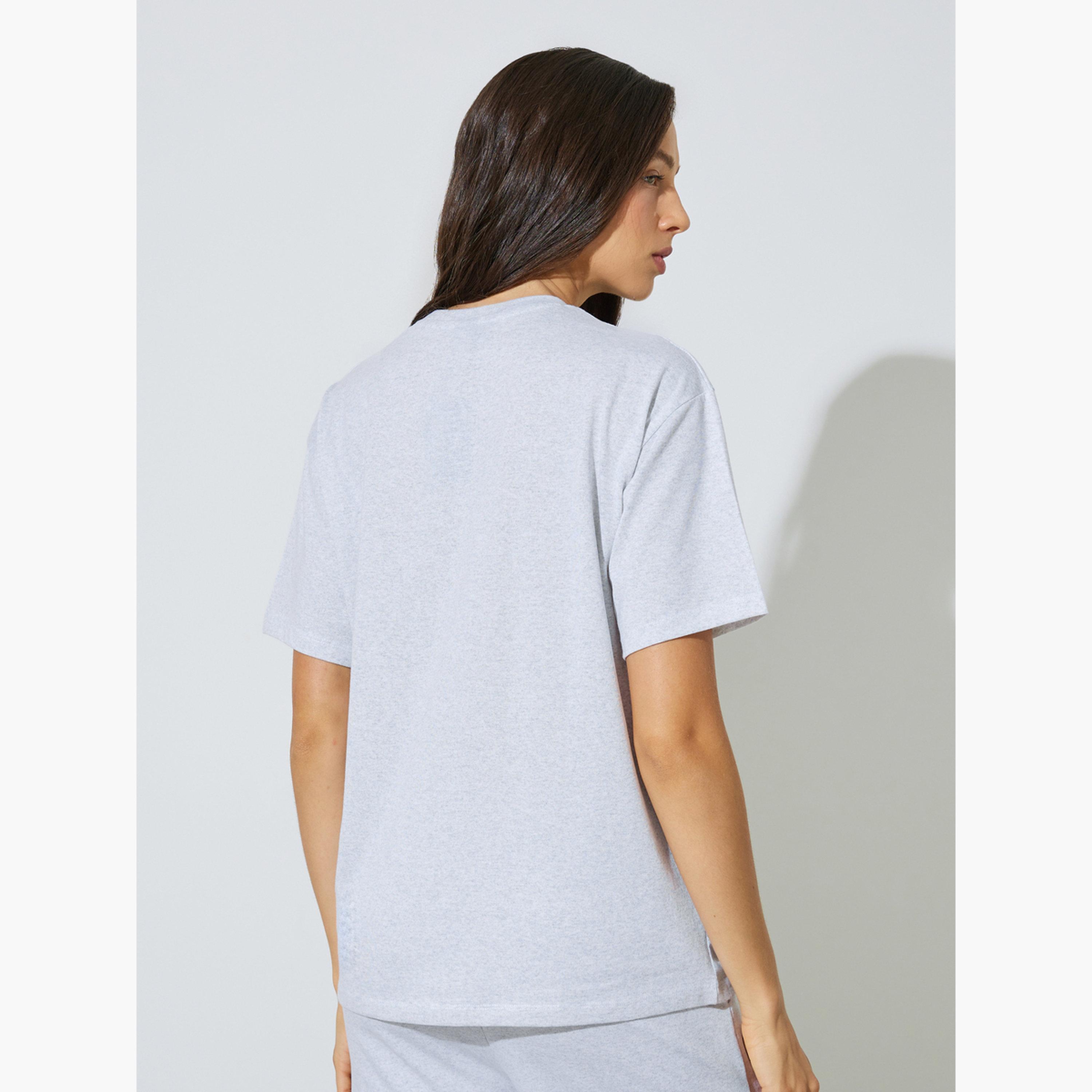 تيشيرت طويل بطبعة بارزة-women-clothing-tshirts-image-4