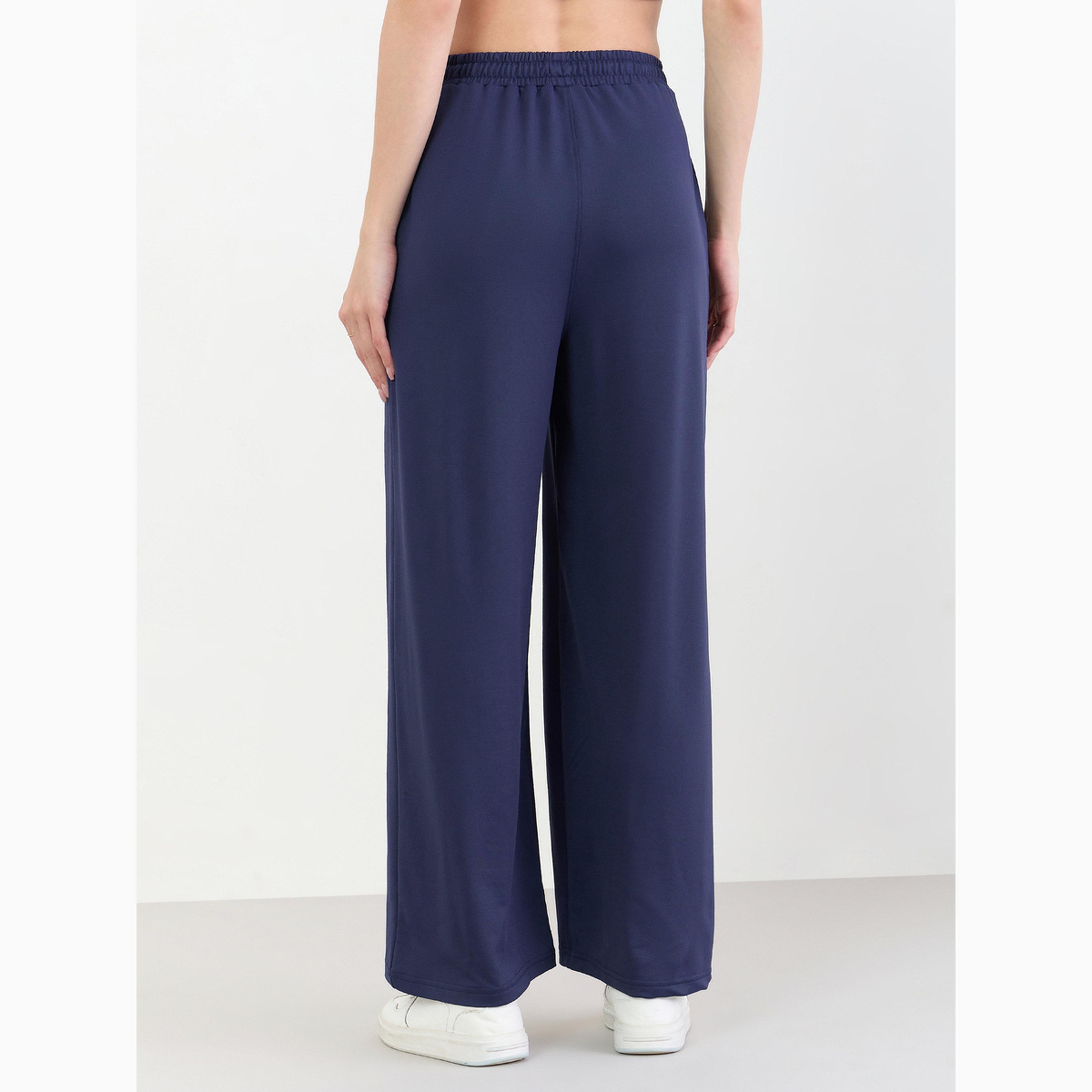 جوغر بأرجل واسعة وطبعة نصية-women-clothing-bottoms-joggers-image-4
