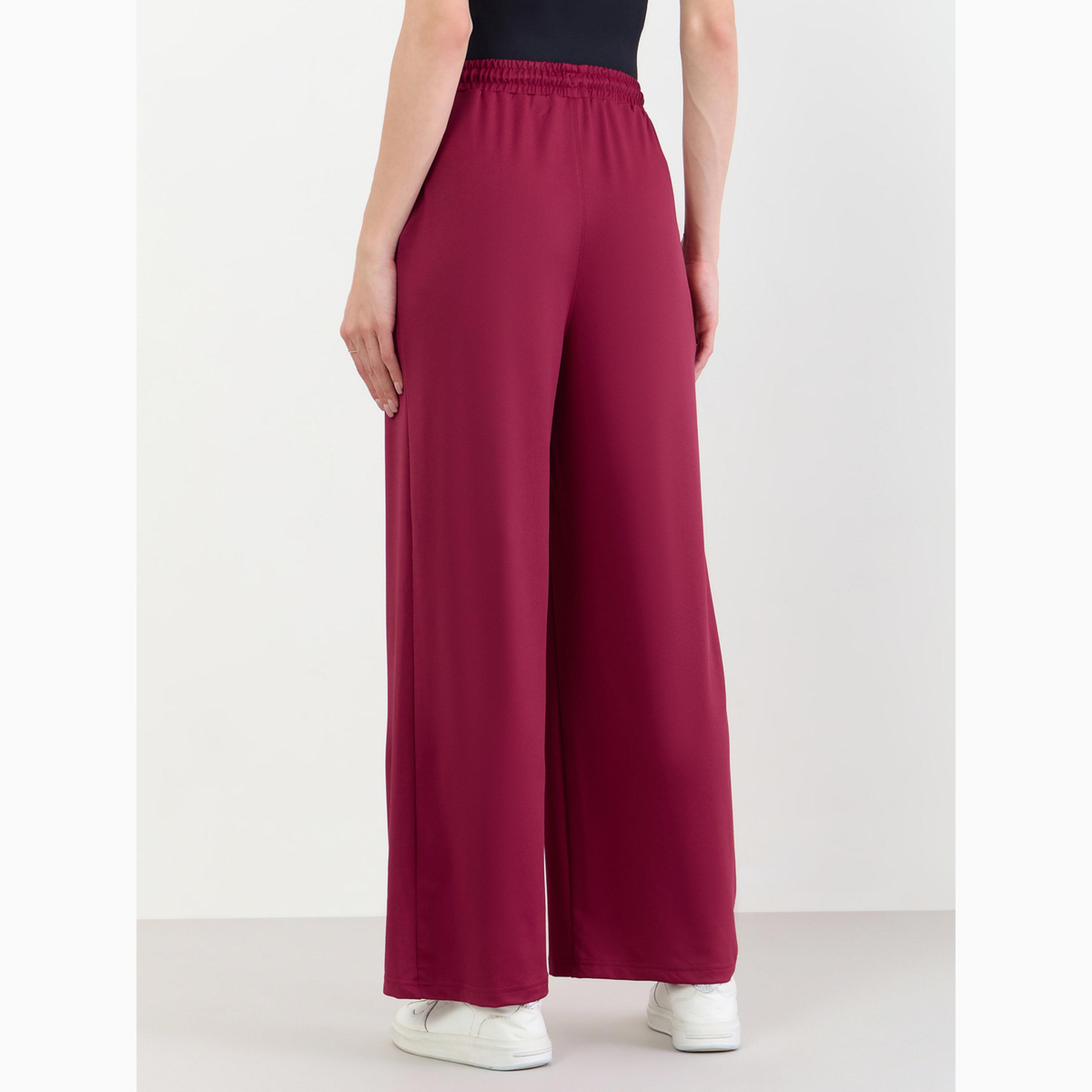 جوغر بأرجل واسعة وطبعة نصية-women-clothing-bottoms-joggers-image-4