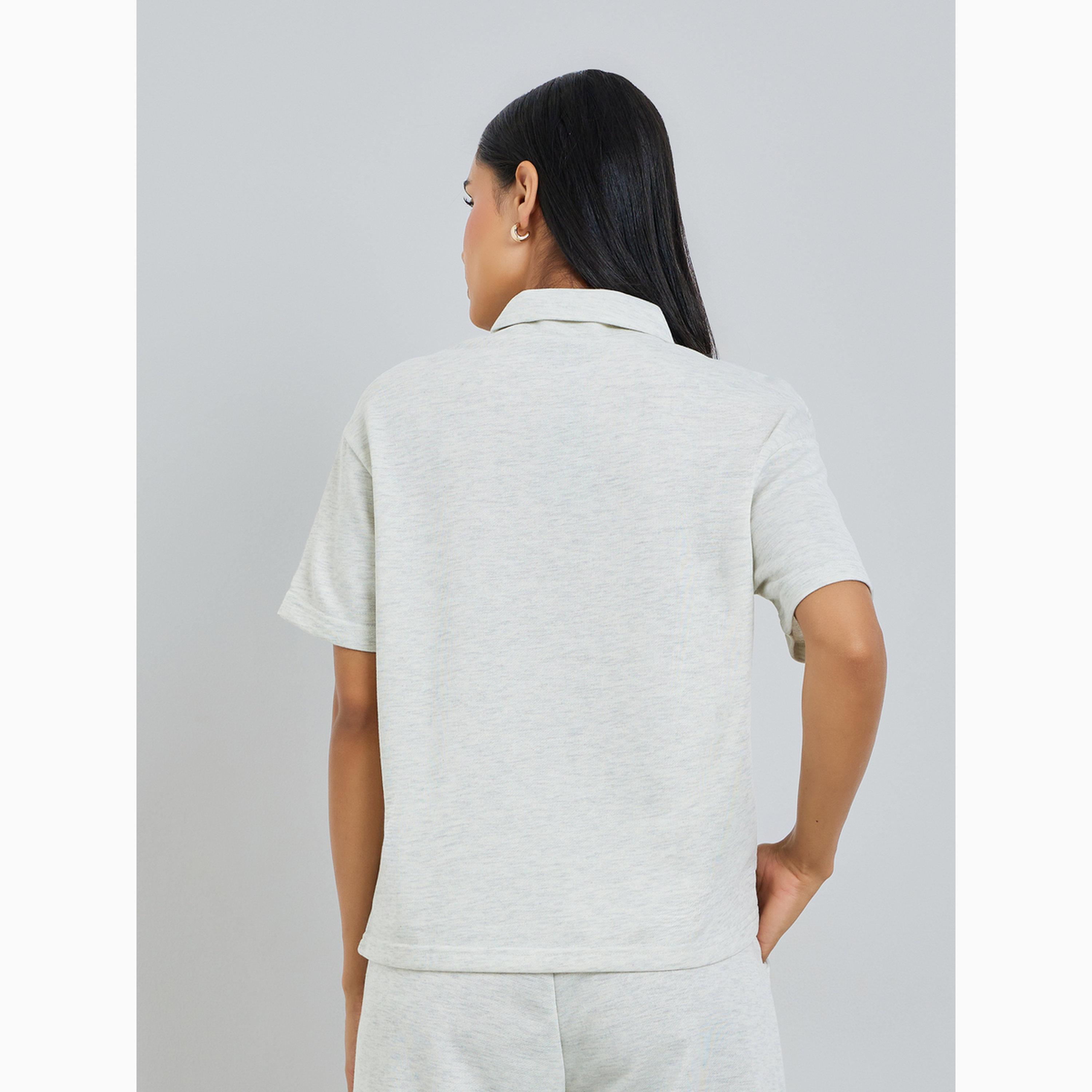 تيشيرت بولو بطبعة شارة وتفاصيل سحاب-women-clothing-tshirts-image-5