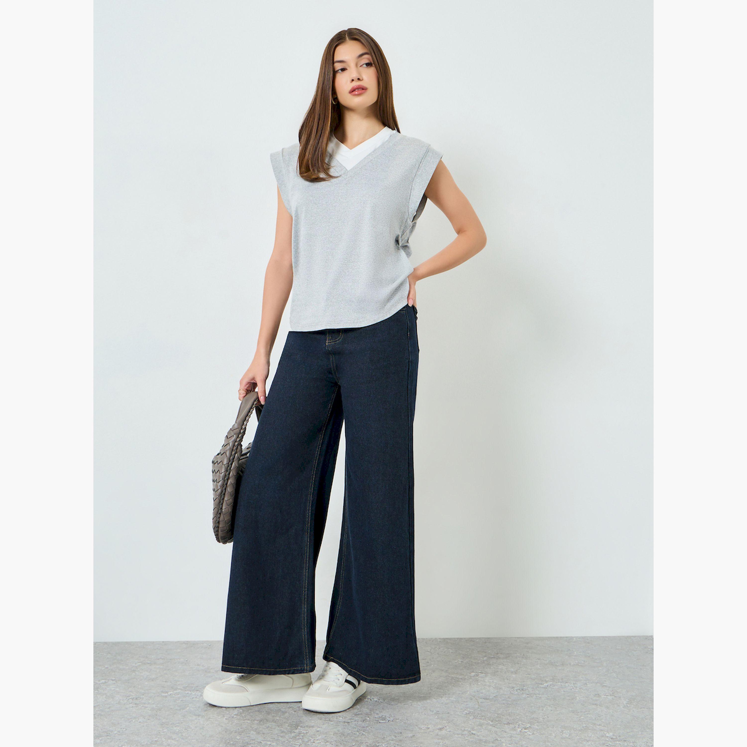تيشيرت بلا أكمام مع ياقة بتفاصيل مُتباينة-women-clothing-tshirts-image-2