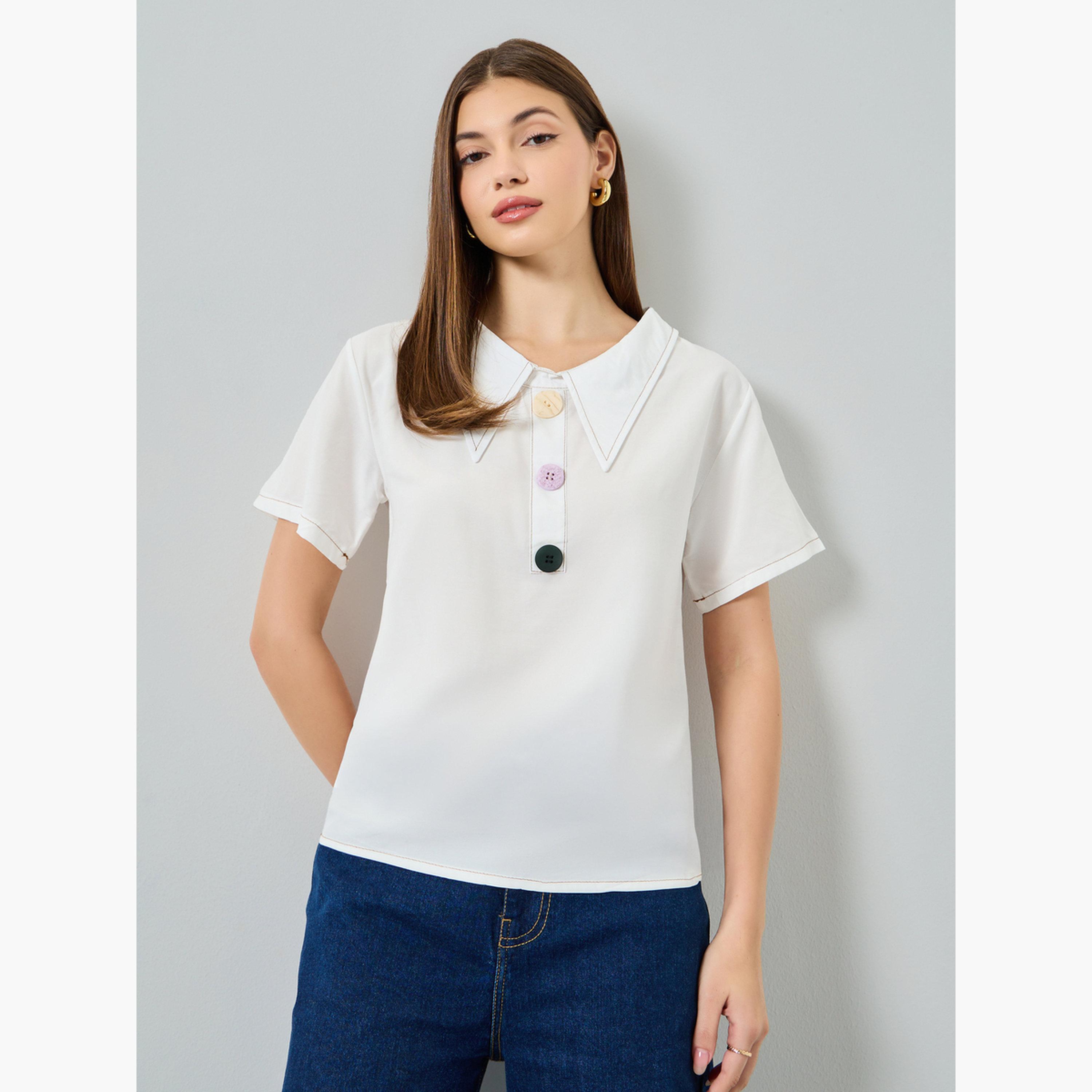 بلوزة أبيض بأكمام قصيرة وتفاصيل أزرار-women-clothing-shirtsandblouses-blouses-image-1