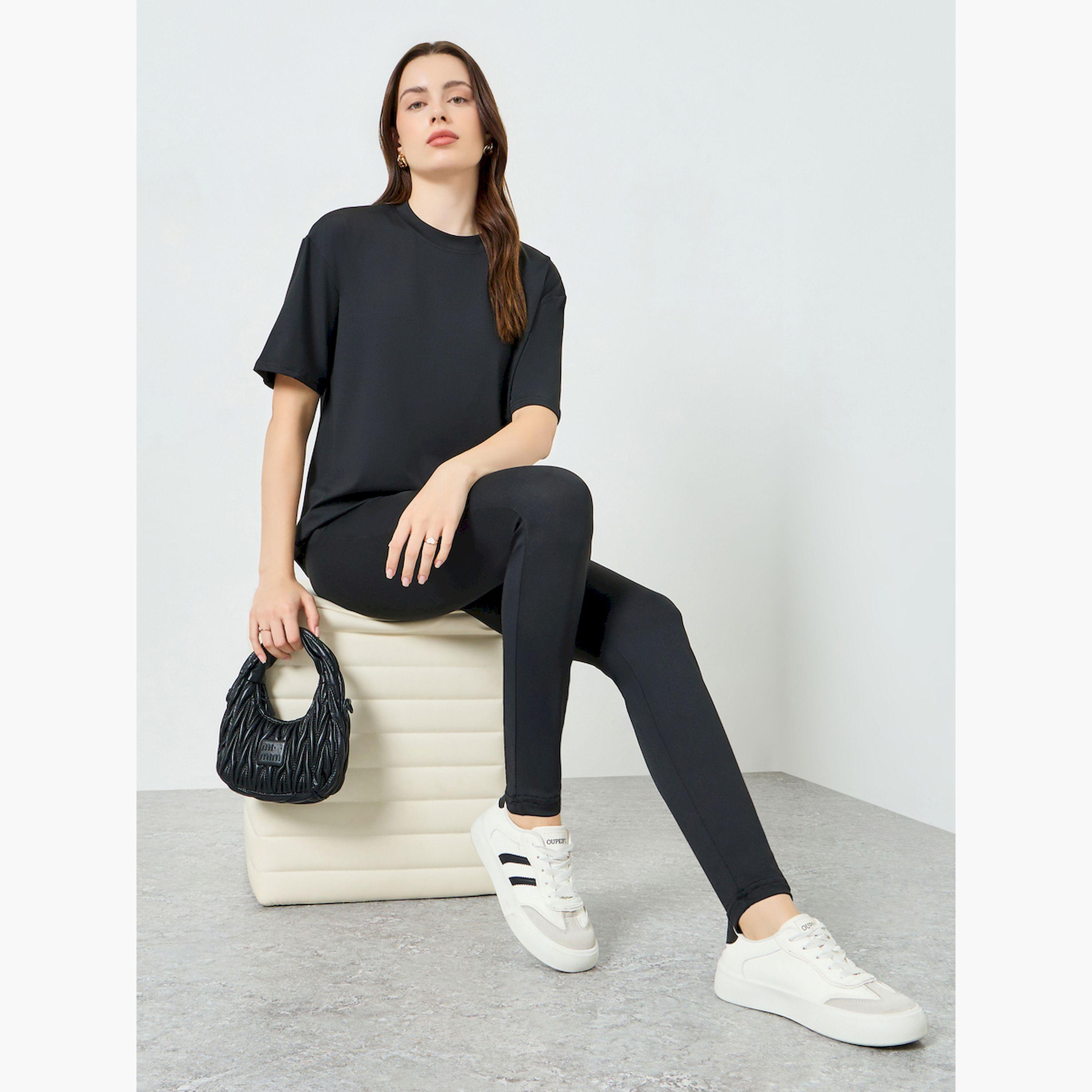 طقم منسق من تيشيرت واسع وليجنز-women-clothing-coordsets-image-2