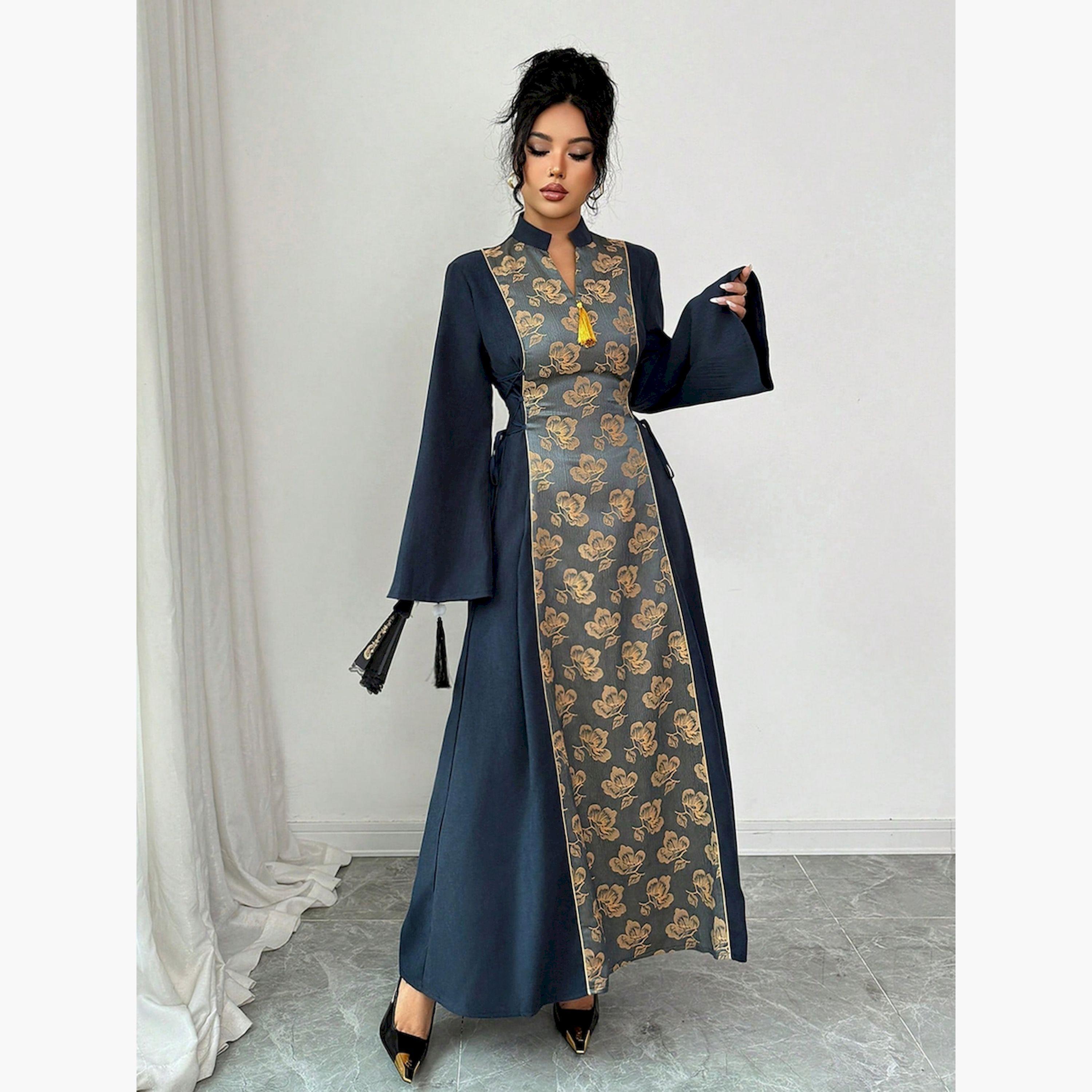 جلابية منقوشة بألواح زهور وتفاصيل شرابات-women-arabicclothing-jalabiyas-image-1