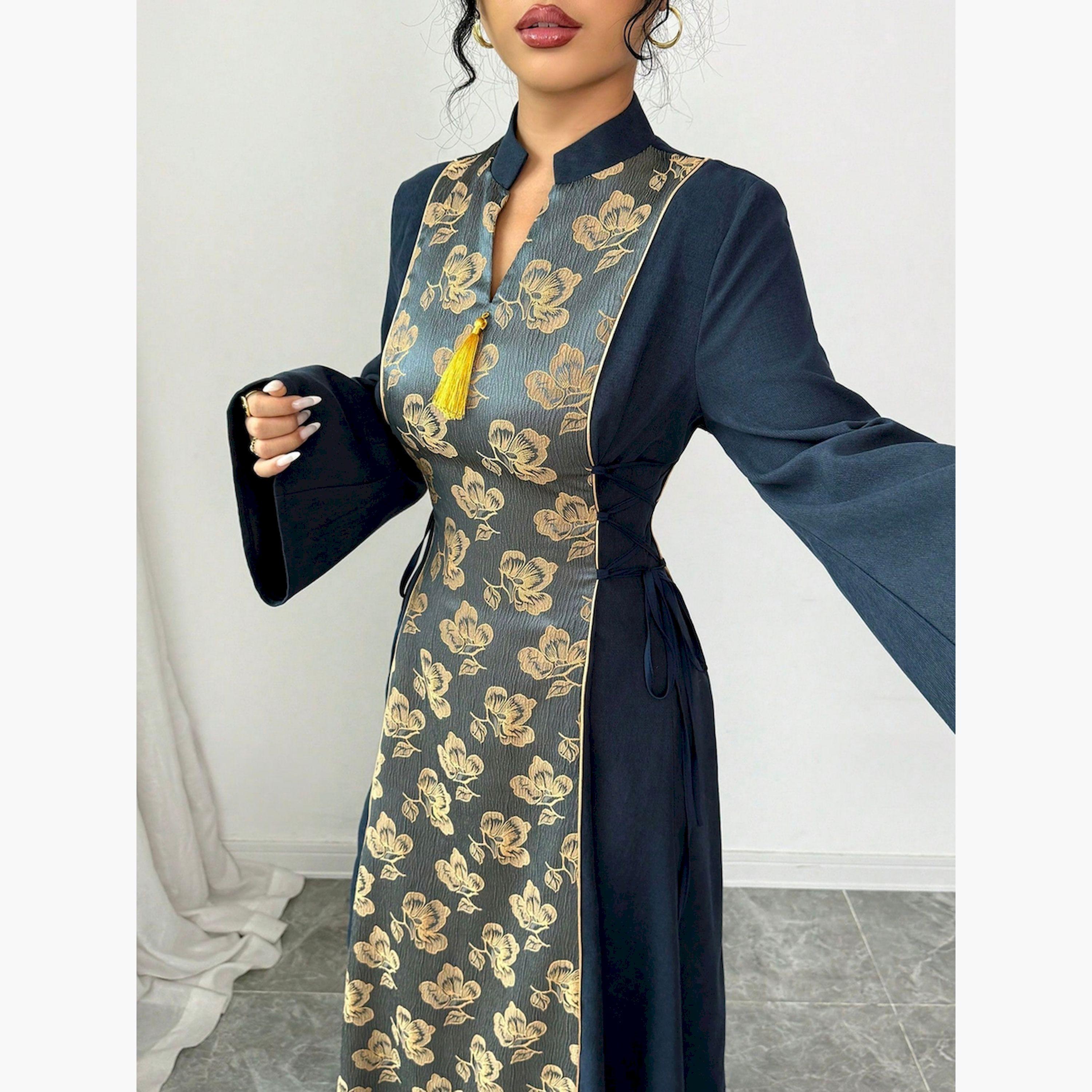 جلابية منقوشة بألواح زهور وتفاصيل شرابات-women-arabicclothing-jalabiyas-image-3