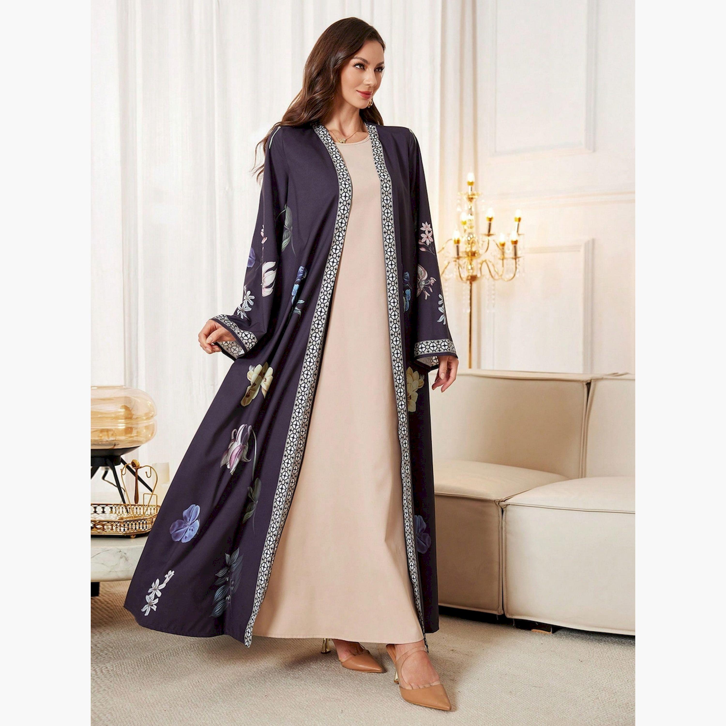 عباية مفتوحة من الأمام بطبعة زهور وتفاصيل متباينة-women-arabicclothing-abayas-image-2