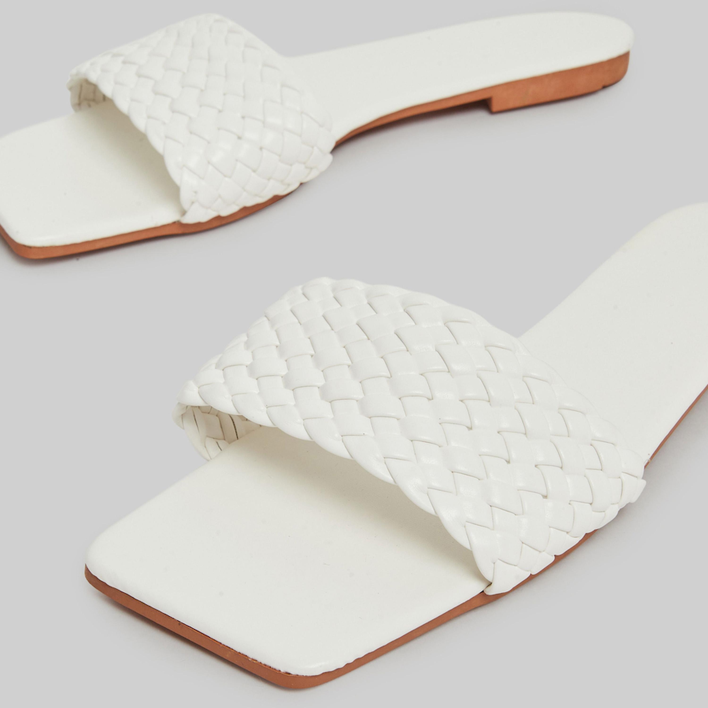 تيك تو × ستايلي - صندل مسطح أبيض مضفر سهل الارتداء-women-shoes-sandals-flats-image-3