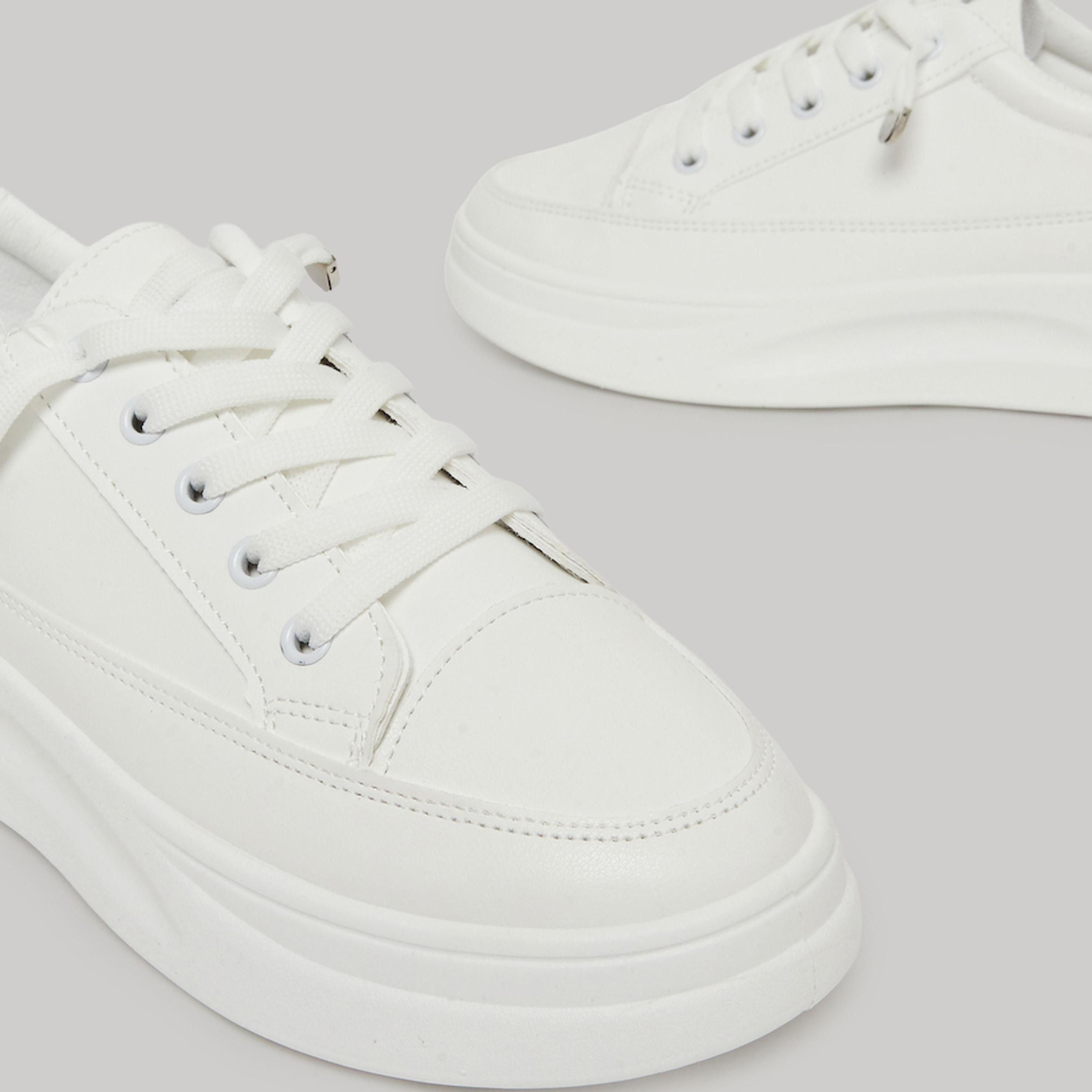 تيك تو × ستايلي - حذاء رياضي أبيض برباط ونعل سميك-women-shoes-sneakers-image-4