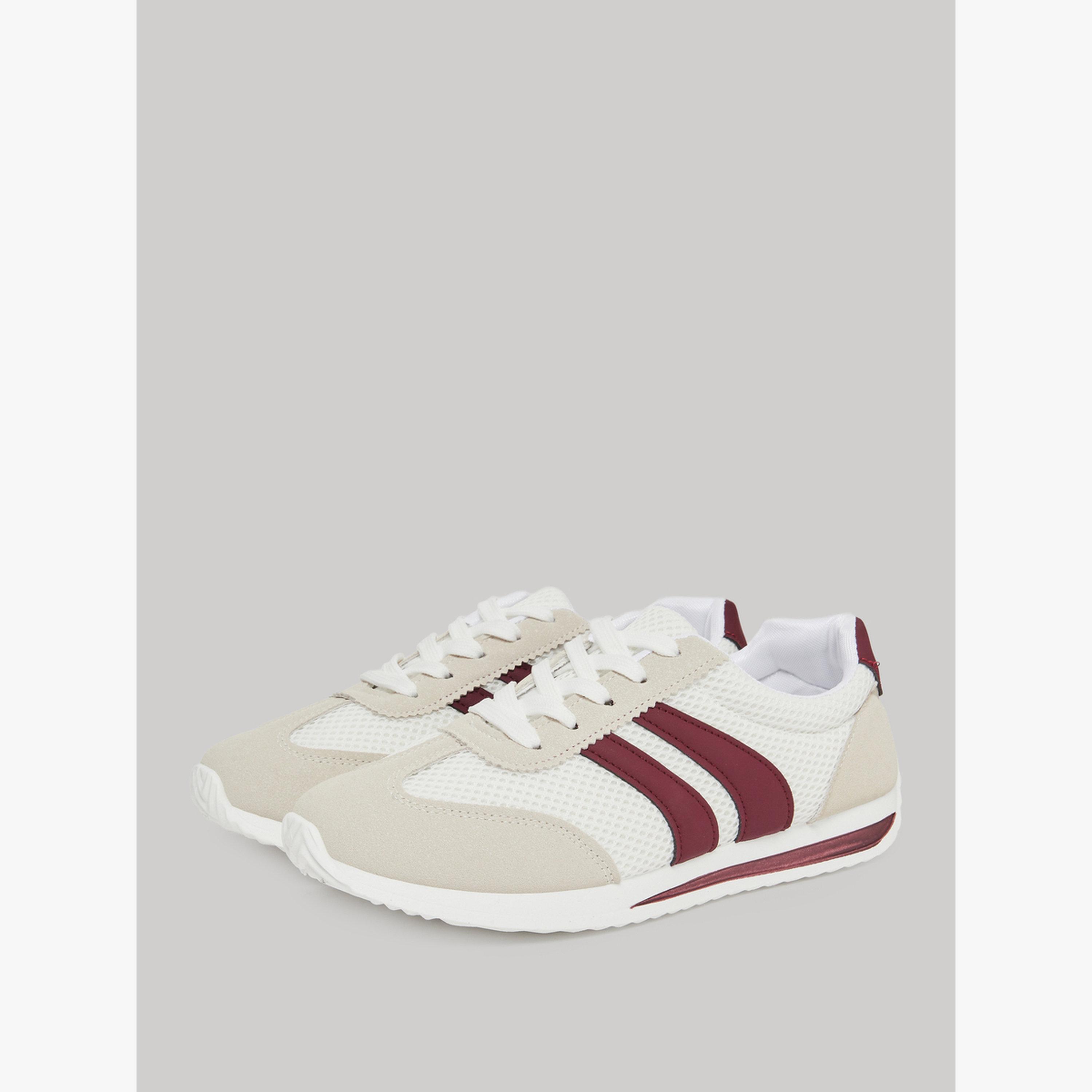 حذاء رياضي مخطط برباط وأجزاء متداخلة-women-shoes-sneakers-image-1