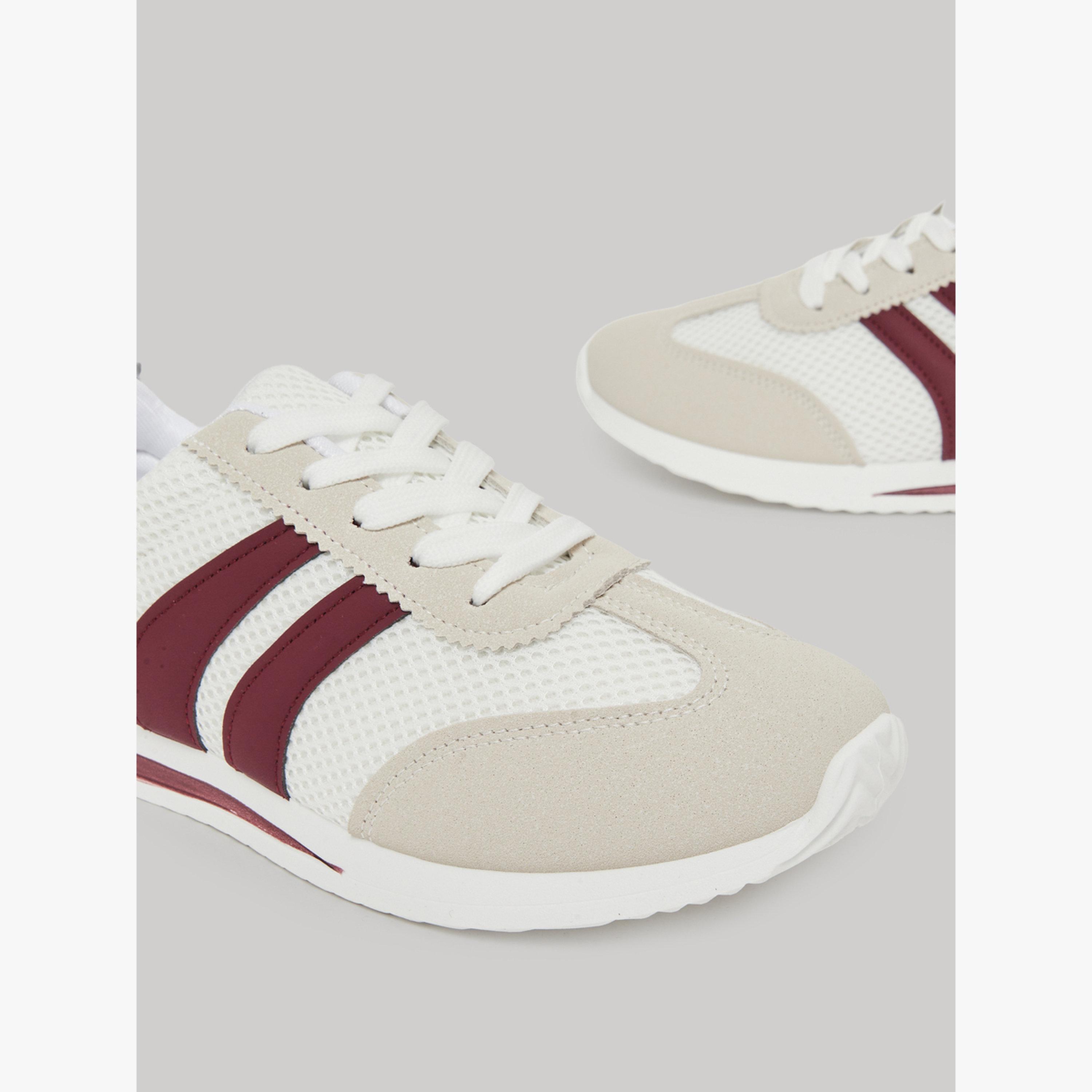 حذاء رياضي مخطط برباط وأجزاء متداخلة-women-shoes-sneakers-image-4