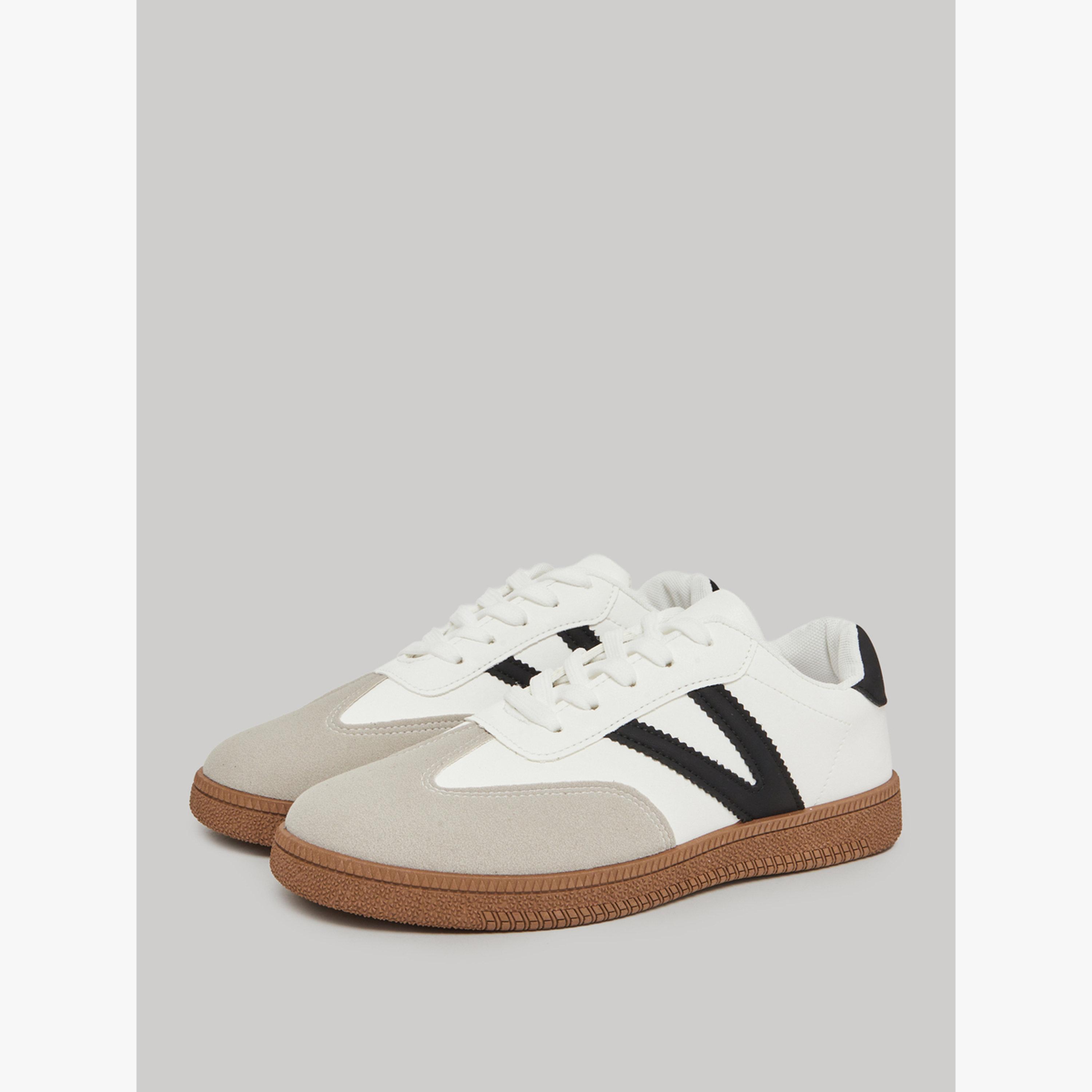 حذاء رياضي برباط وأجزاء متداخلة-women-shoes-sneakers-image-1