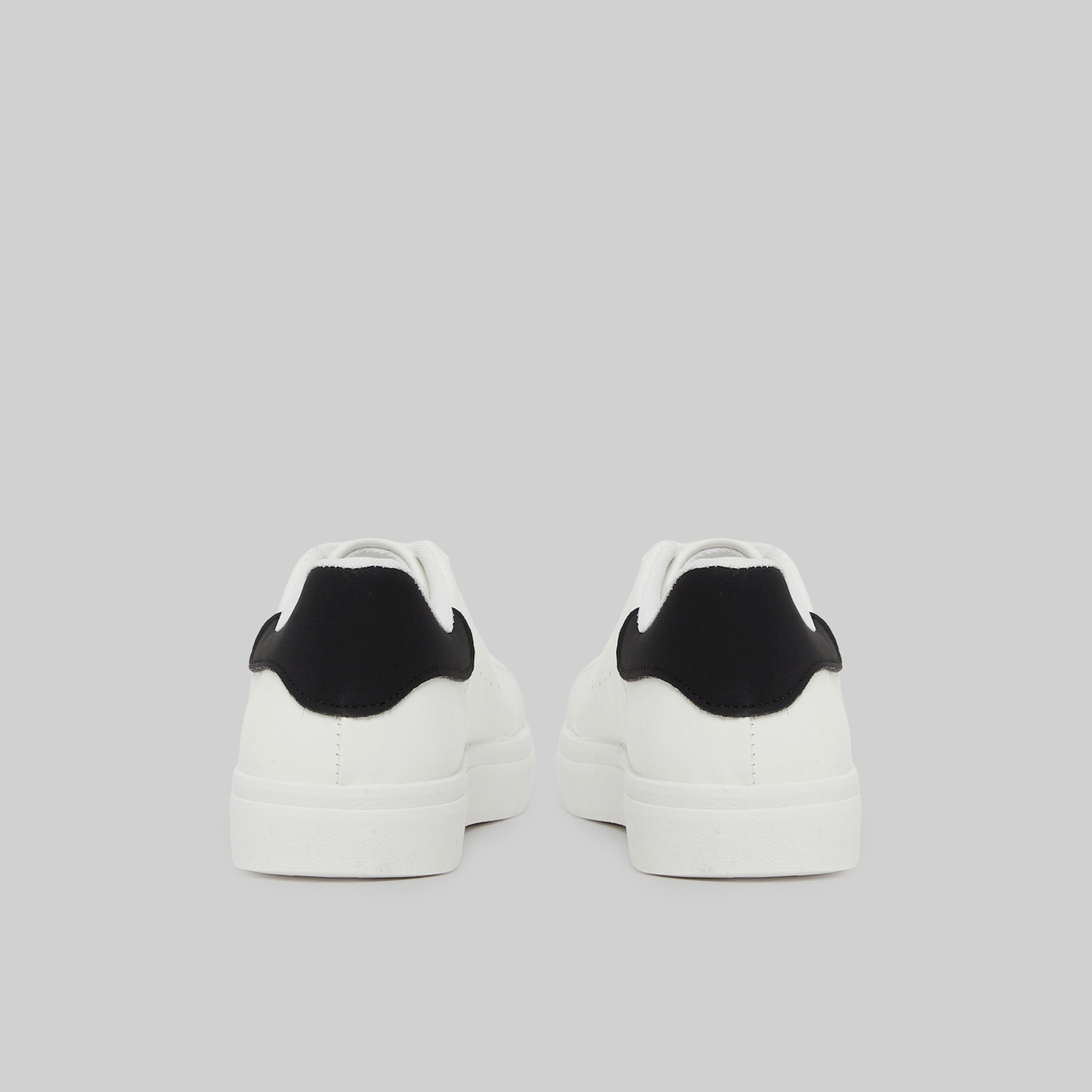 تيك تو × ستايلي - حذاء رياضي أبيض برباط-women-shoes-sneakers-image-5