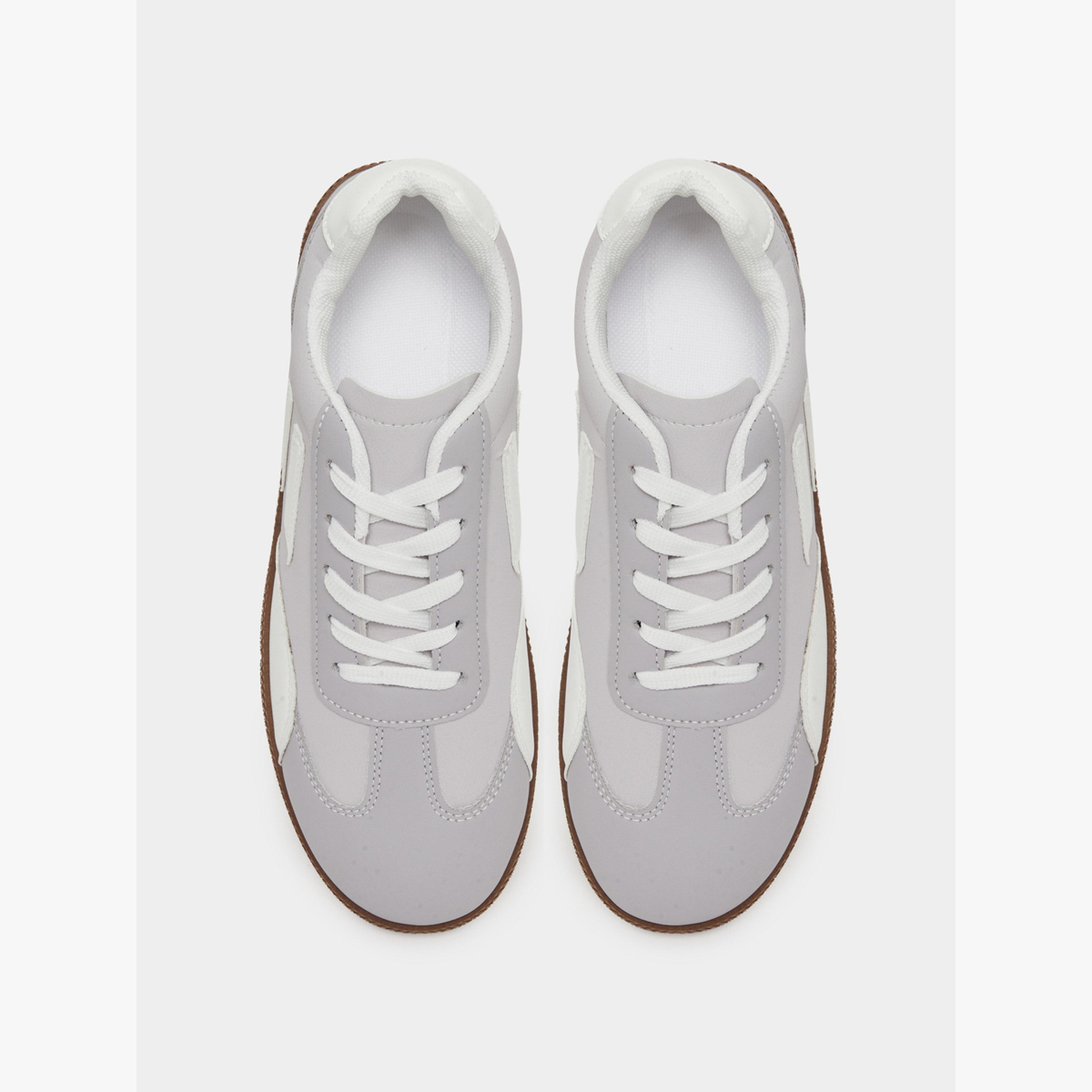 حذاء رياضي برباط ونمط كتل الالوان-sports-women-shoes-image-3