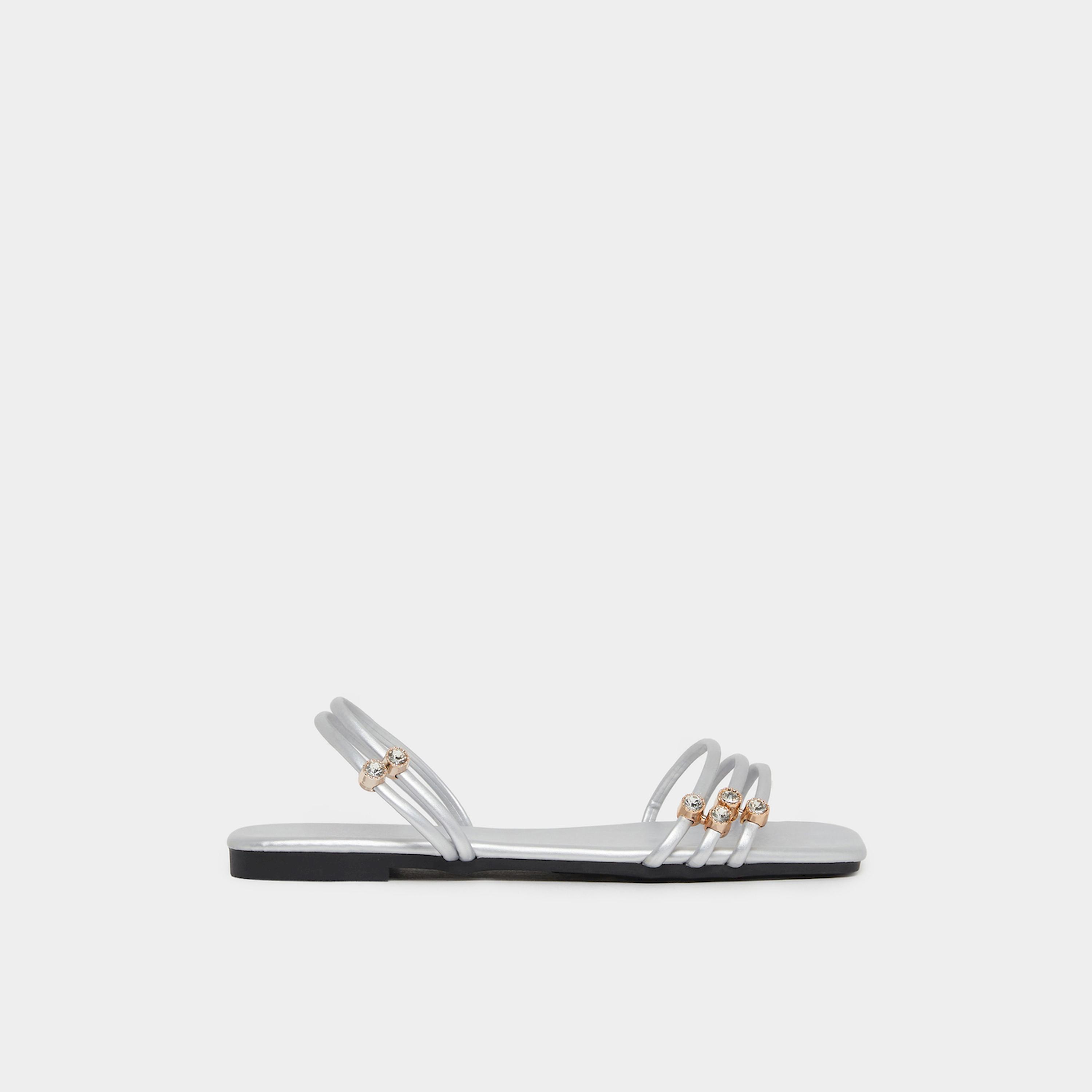 تيك تو × ستايلي - صندل مسطح مزين بأشرطة فضية-women-shoes-sandals-flats-image-2