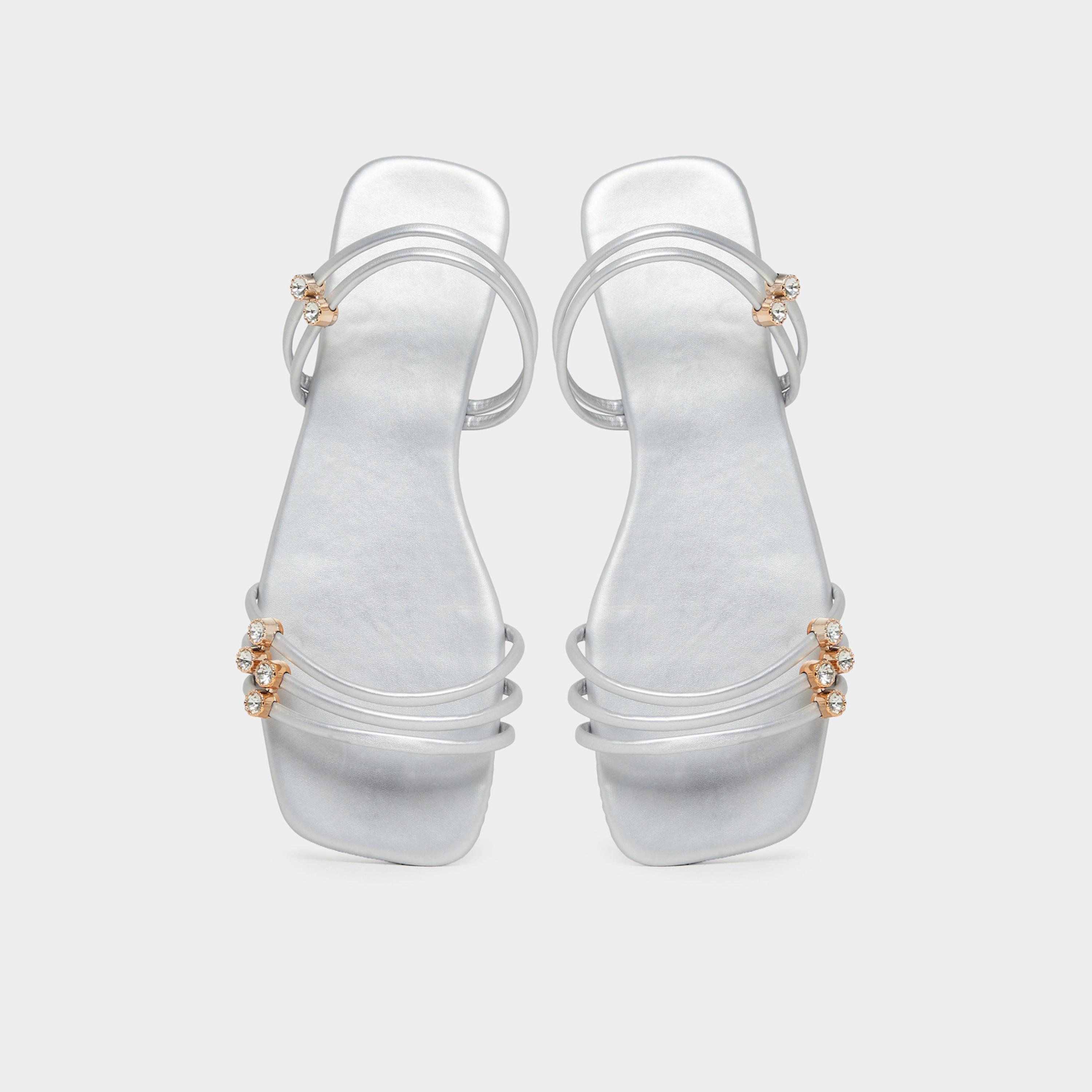 تيك تو × ستايلي - صندل مسطح مزين بأشرطة فضية-women-shoes-sandals-flats-image-5