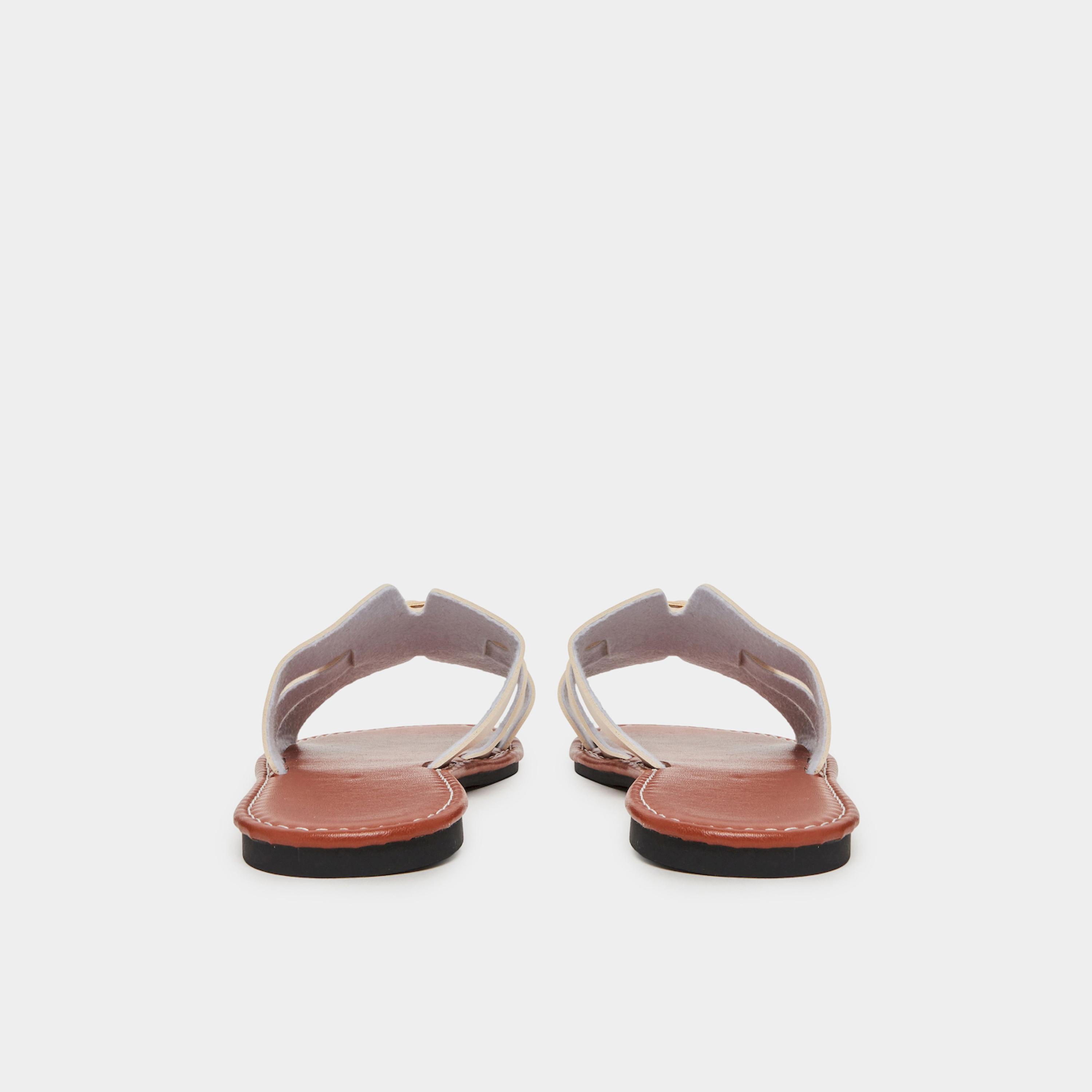 تيك تو × ستايلي - صندل مسطح سهل الارتداء لون بيج مع إبزيم-women-shoes-sandals-flats-image-4