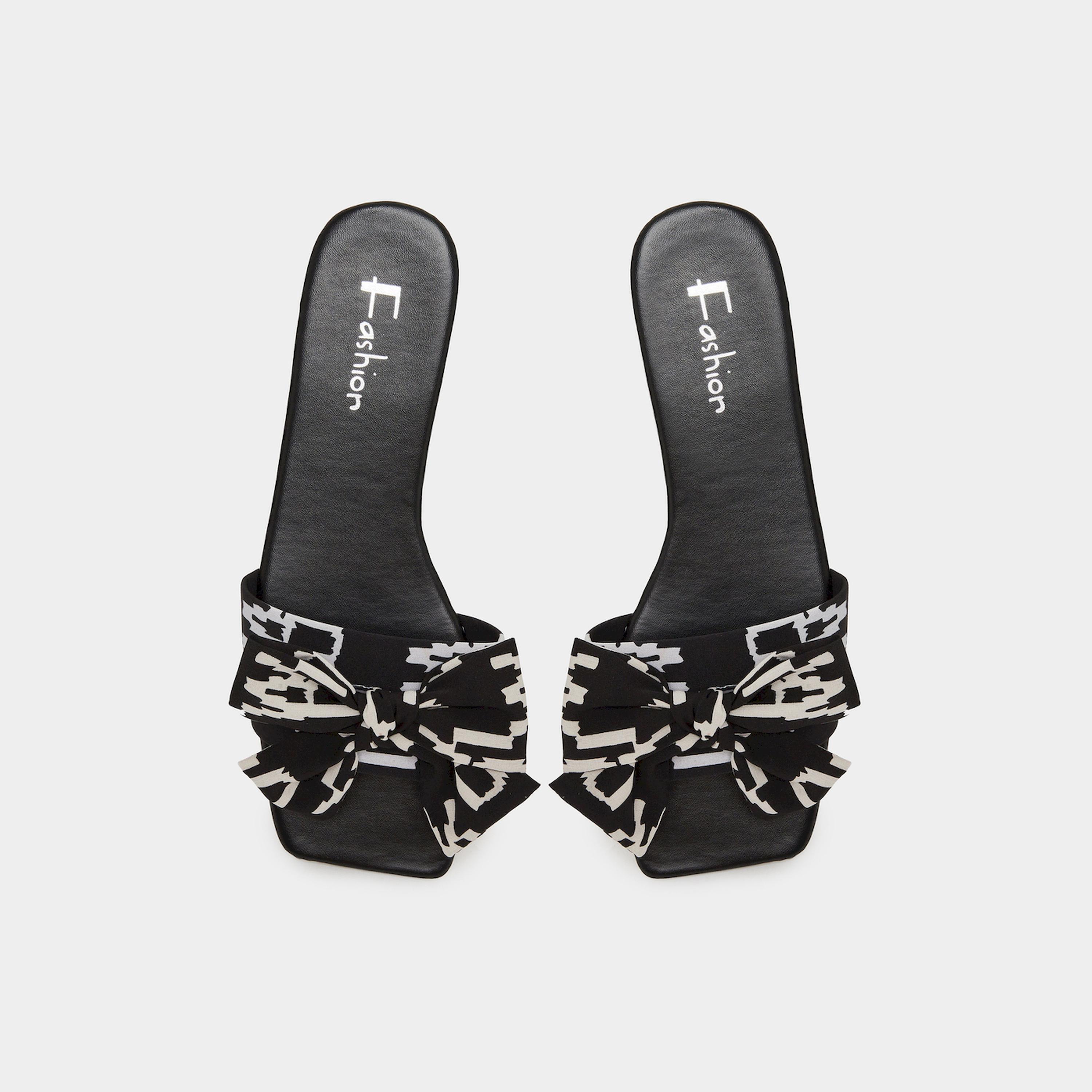 تيك تو × ستايلي - شبشب مسطح سهل الارتداء بفيونكة لون اسود-women-shoes-sandals-flats-image-5