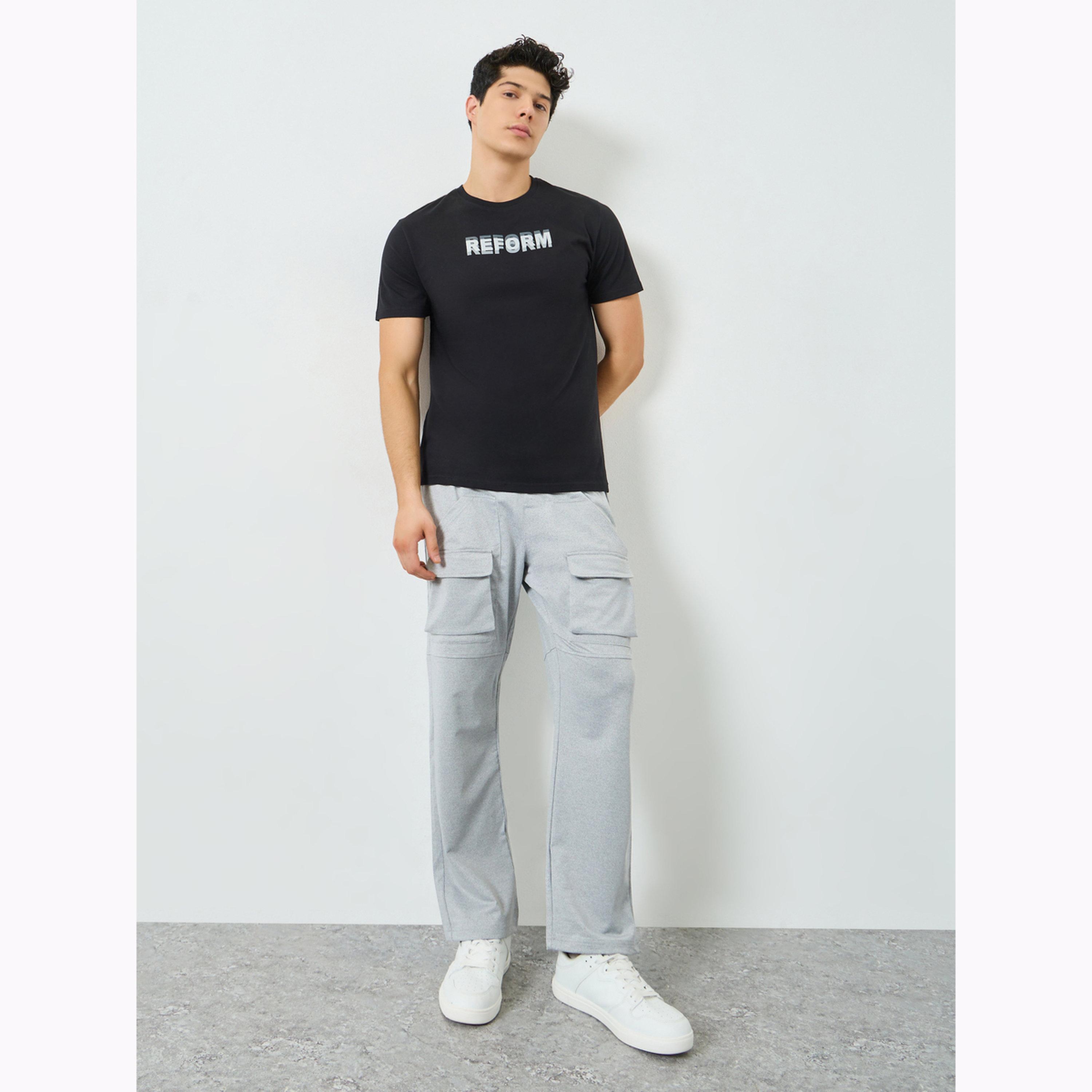 تيشيرت بياقة دائرية وطبعة غرافيك رجالي لون أسود-men-clothing-tshirtsandpolos-tshirts-image-2