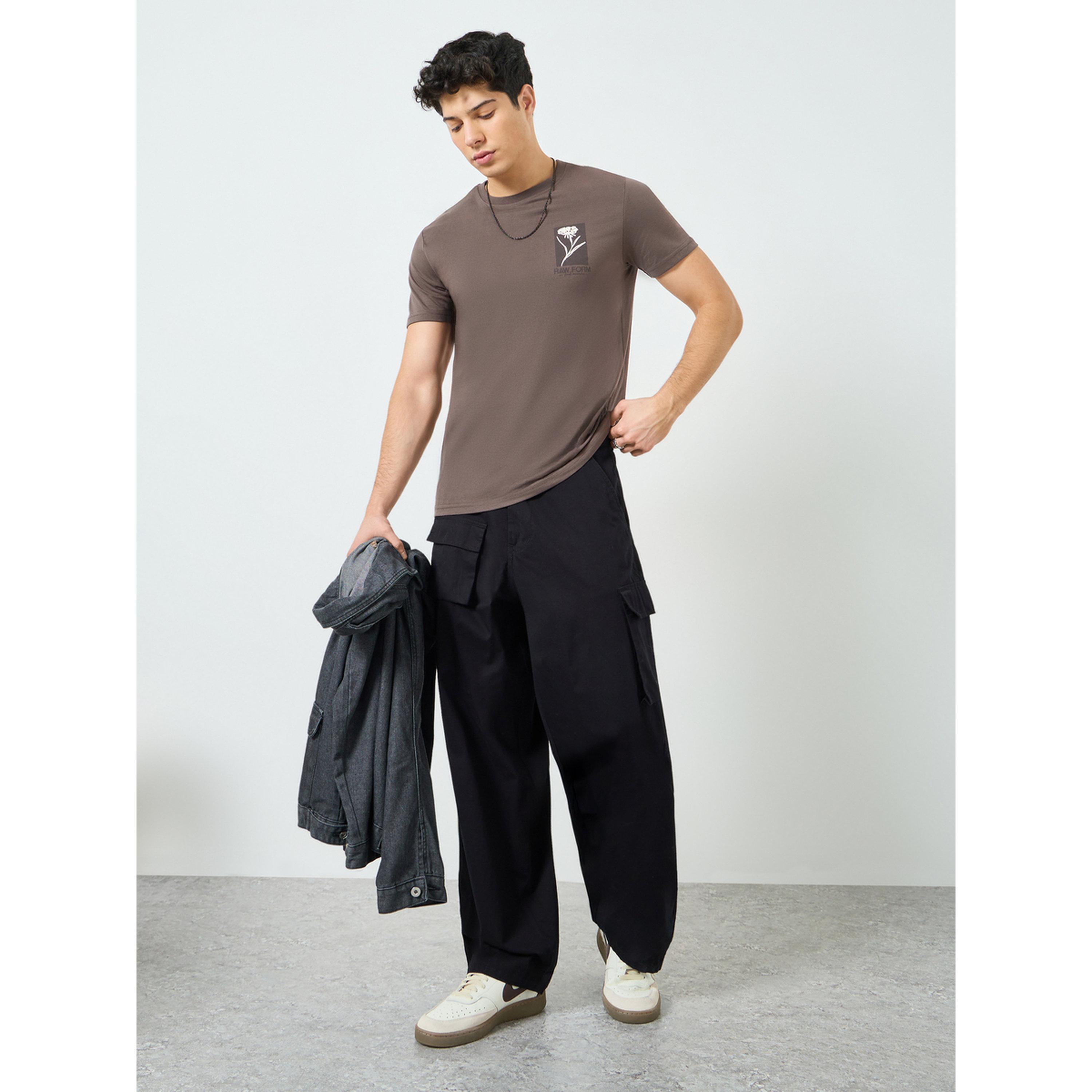 تيشيرت بياقة دائرية وطبعة جرافيك-men-clothing-tshirtsandpolos-tshirts-image-2