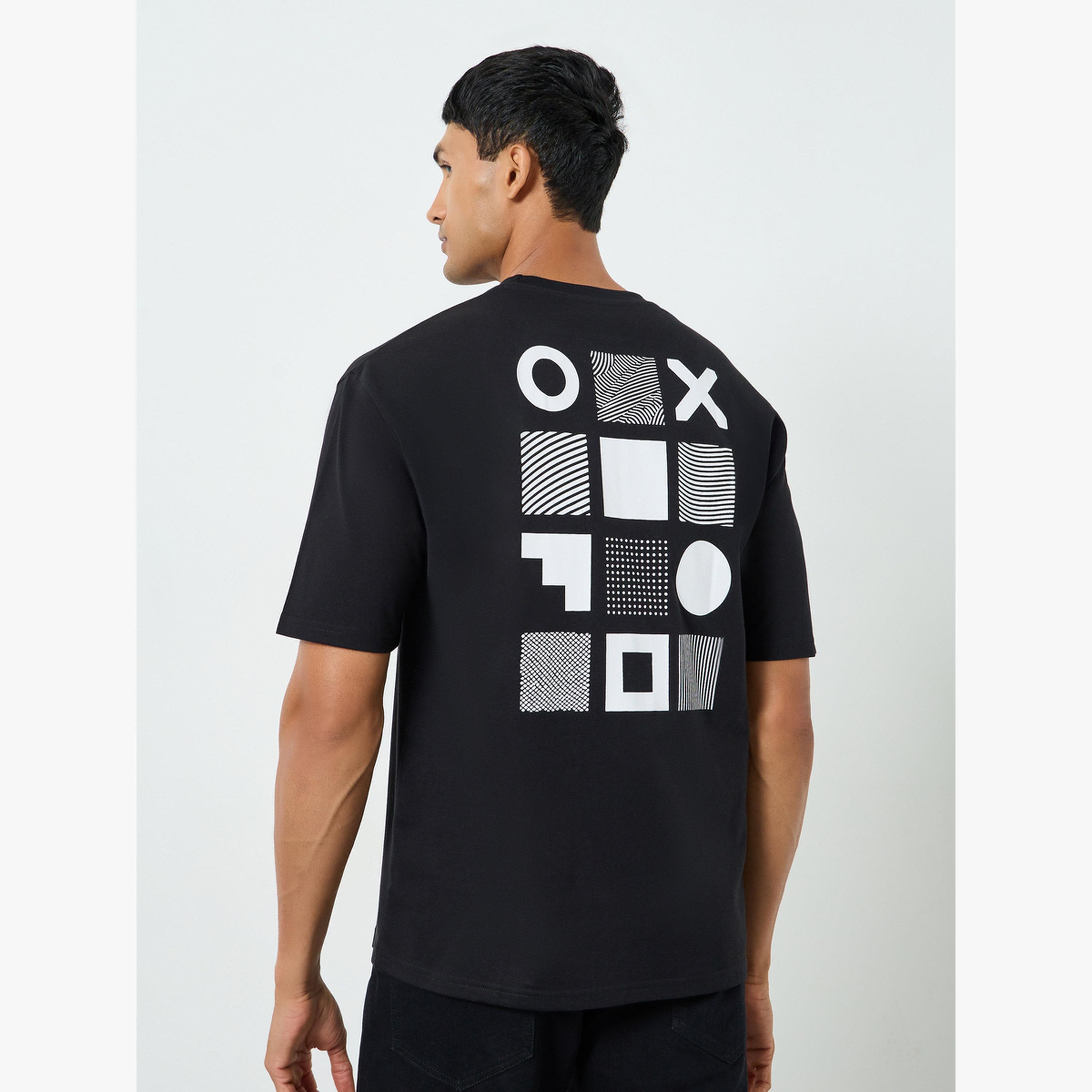 تيشيرت رجالي بطبعة جرافيك قصة واسعة-men-clothing-tshirtsandpolos-tshirts-image-4